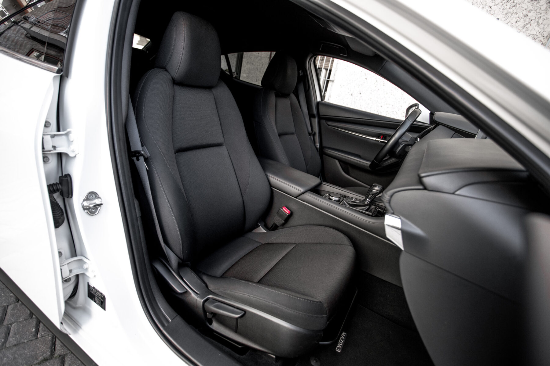 MAZDA 3 2.0 SKYACTIVG ZENITH SAFETY