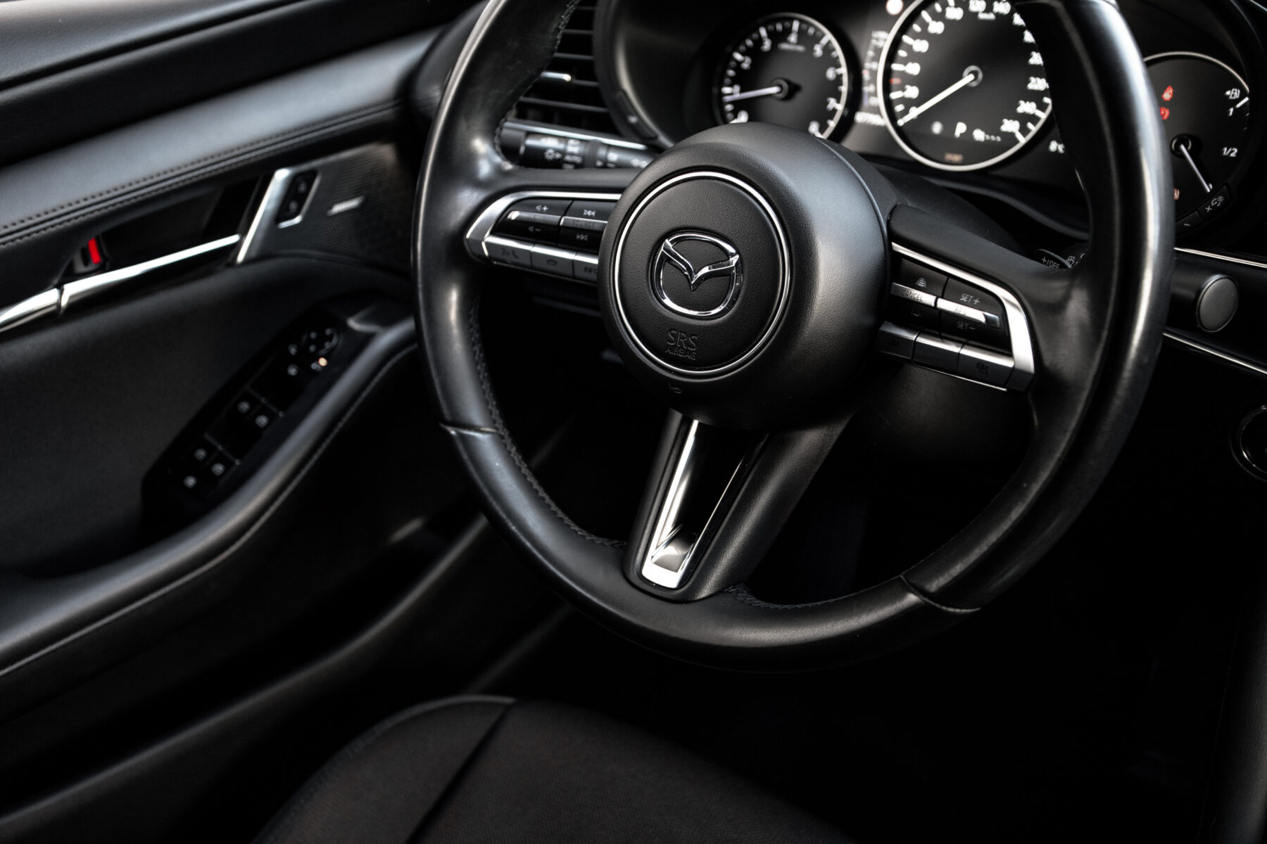 MAZDA 3 2.0 SKYACTIVG ZENITH SAFETY