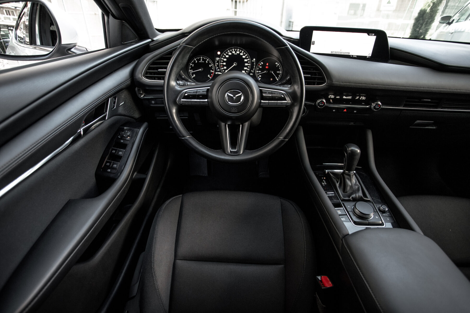 MAZDA 3 2.0 SKYACTIVG ZENITH SAFETY