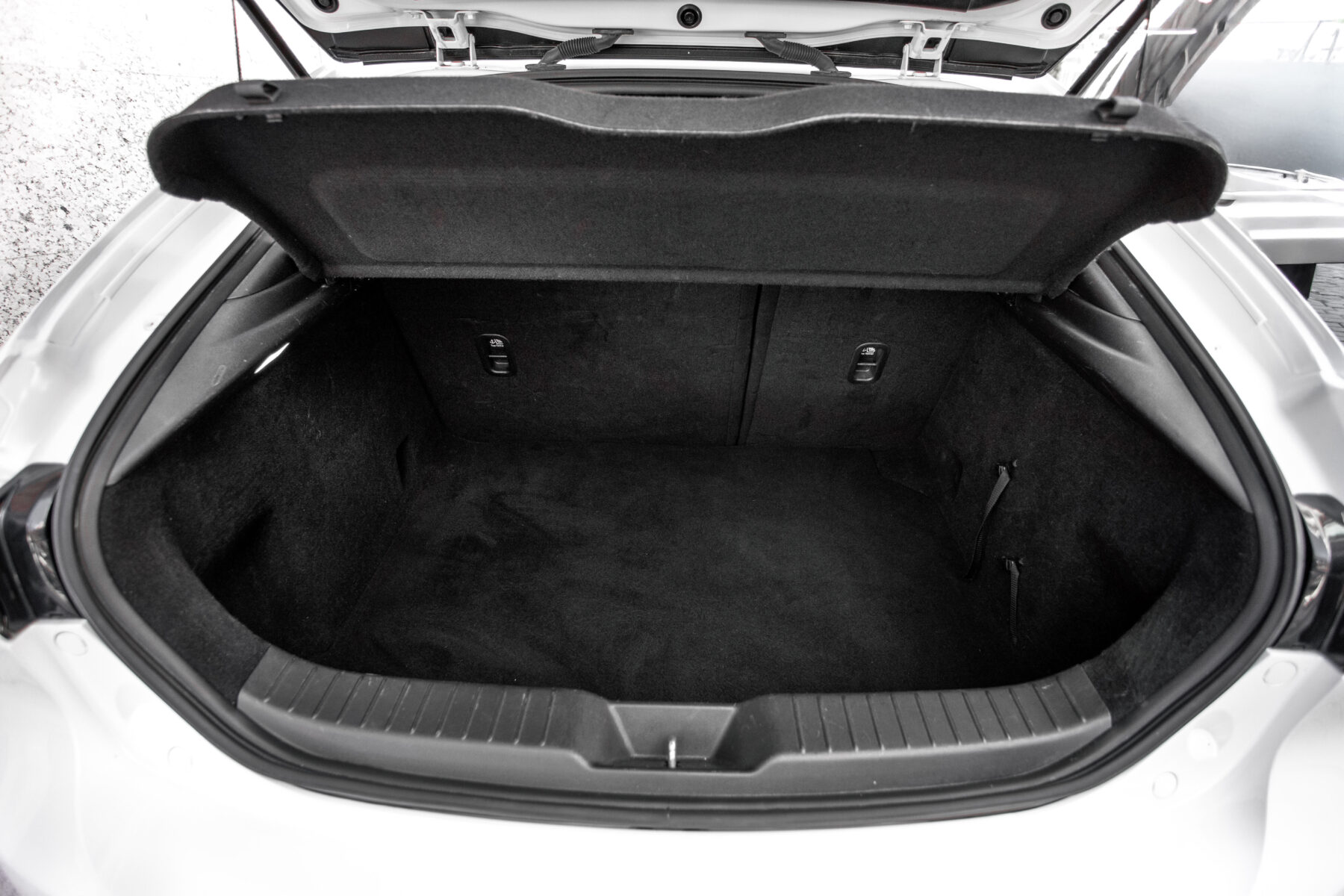 MAZDA 3 2.0 SKYACTIVG ZENITH SAFETY