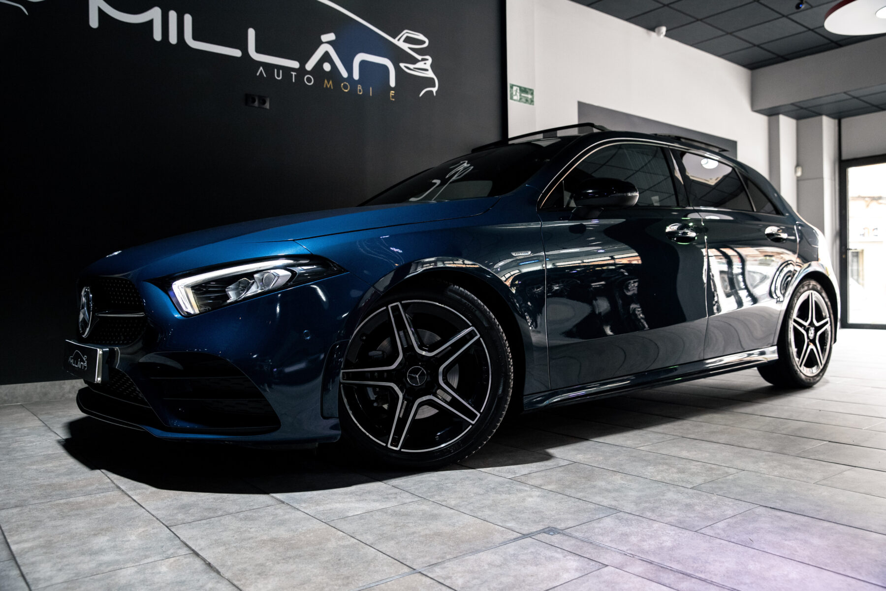 MERCEDES-BENZ A 200d