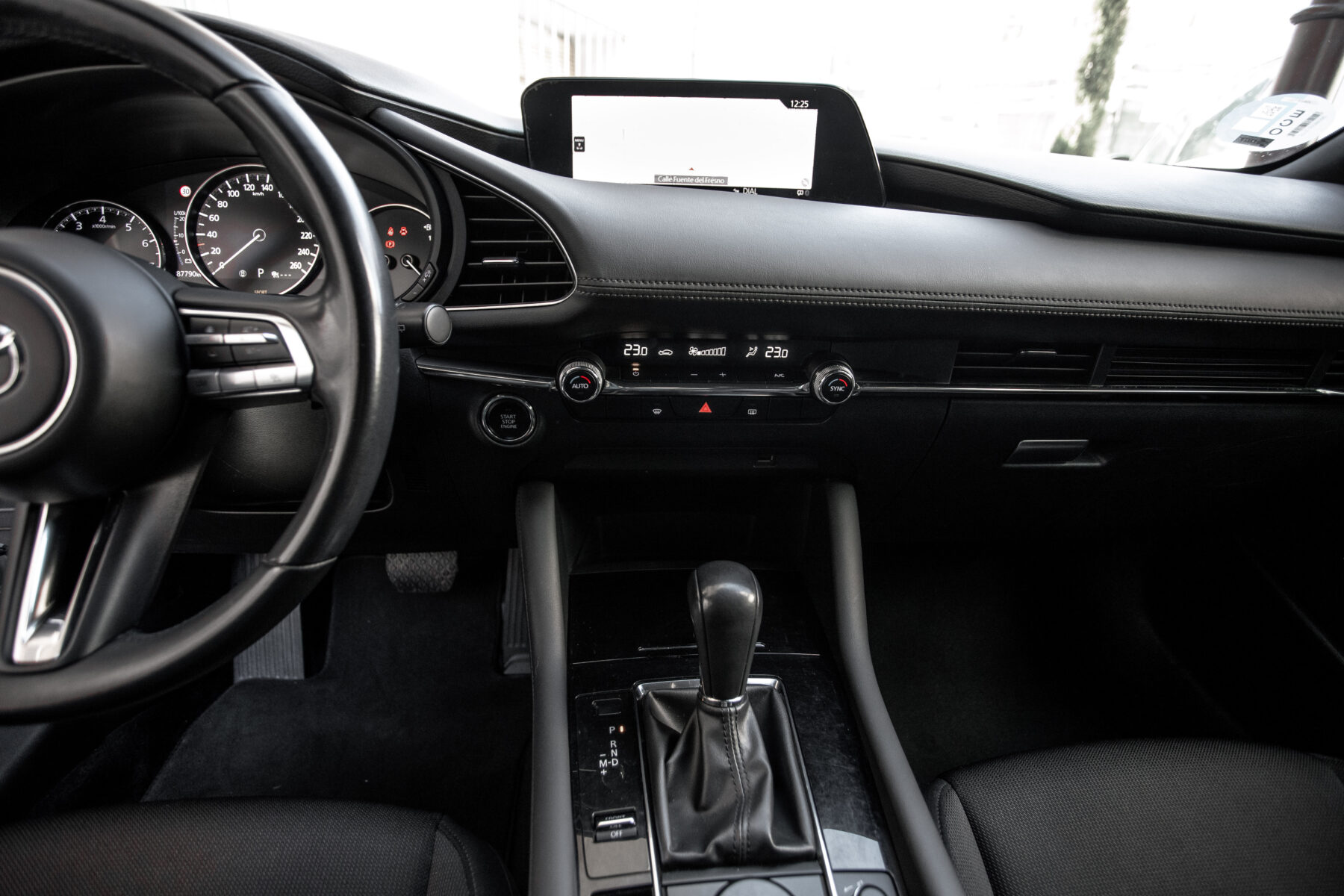 MAZDA 3 2.0 SKYACTIVG ZENITH SAFETY