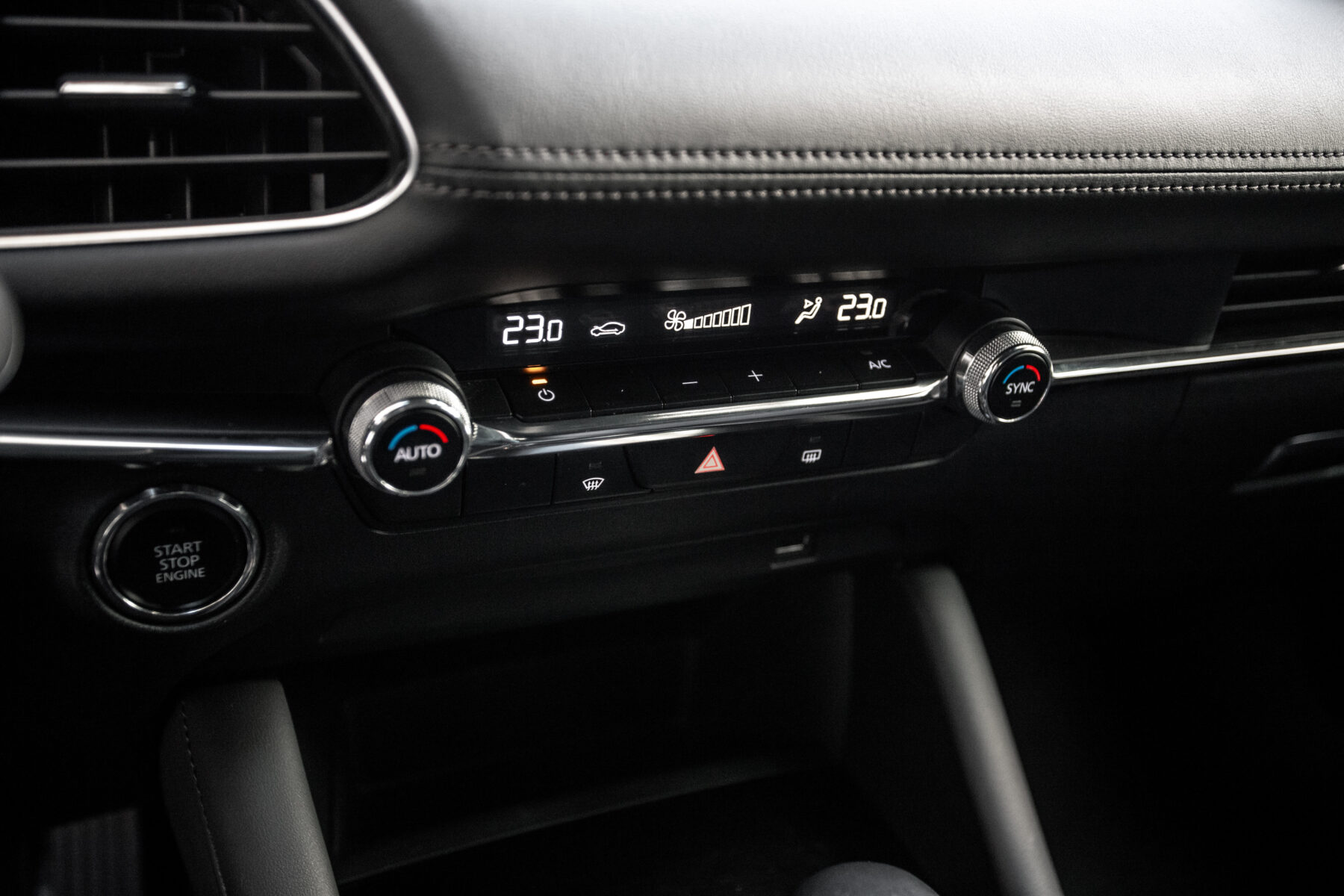 MAZDA 3 2.0 SKYACTIVG ZENITH SAFETY