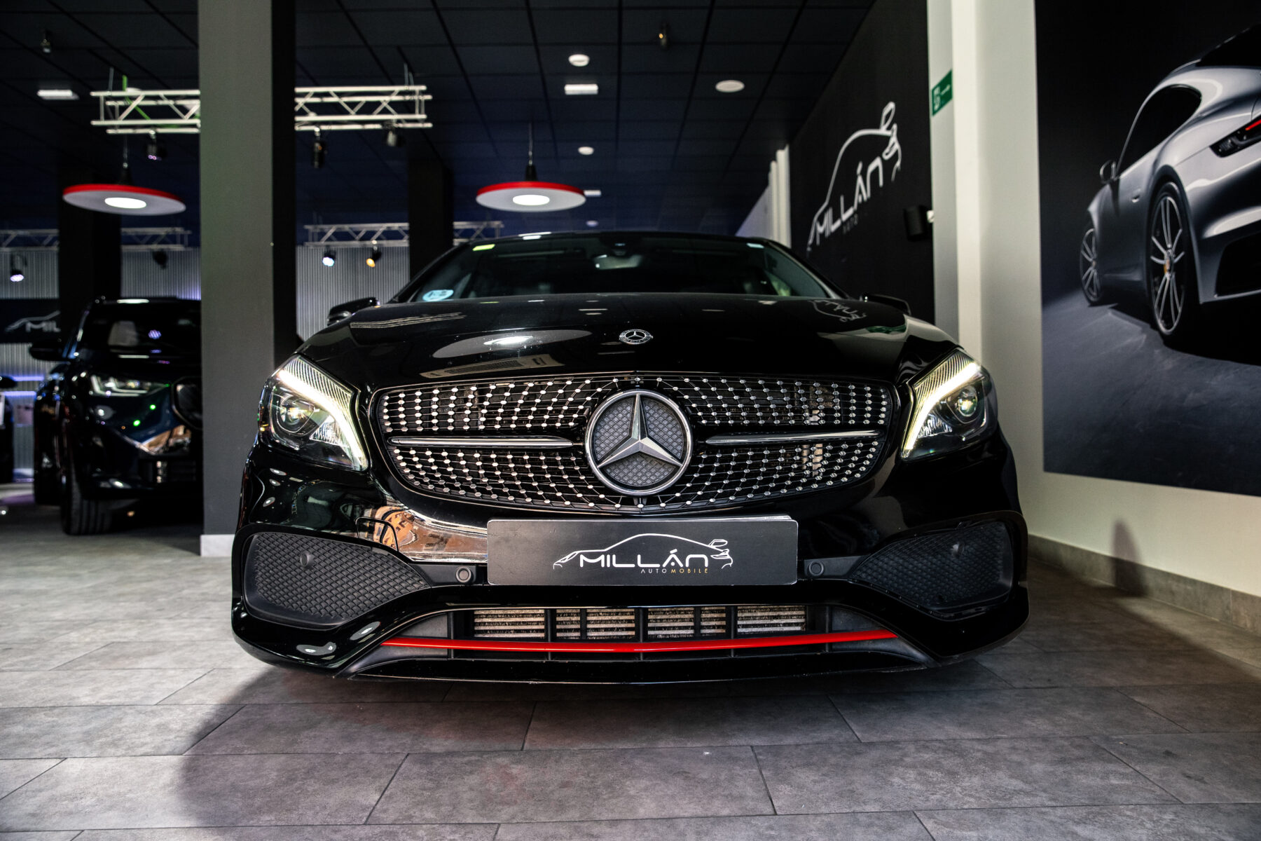 MERCEDES-BENZ A250 AMG 4 MATIC
