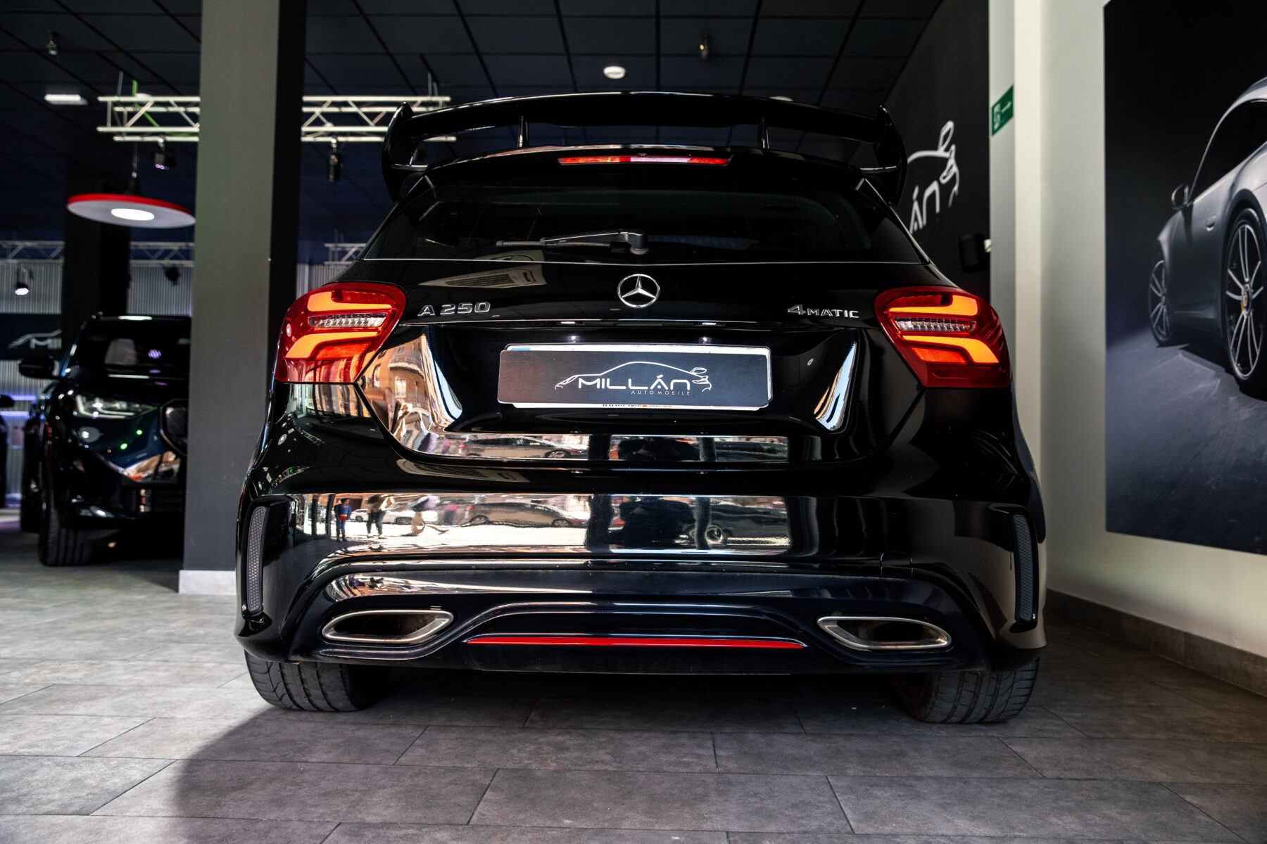 MERCEDES-BENZ A250 AMG 4 MATIC