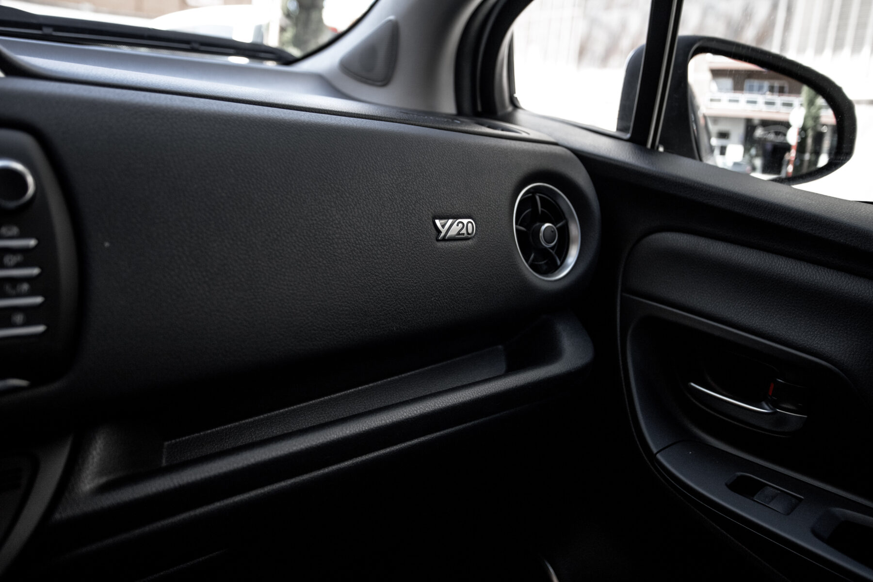 TOYOTA YARIS 20 ANIVERSARIO