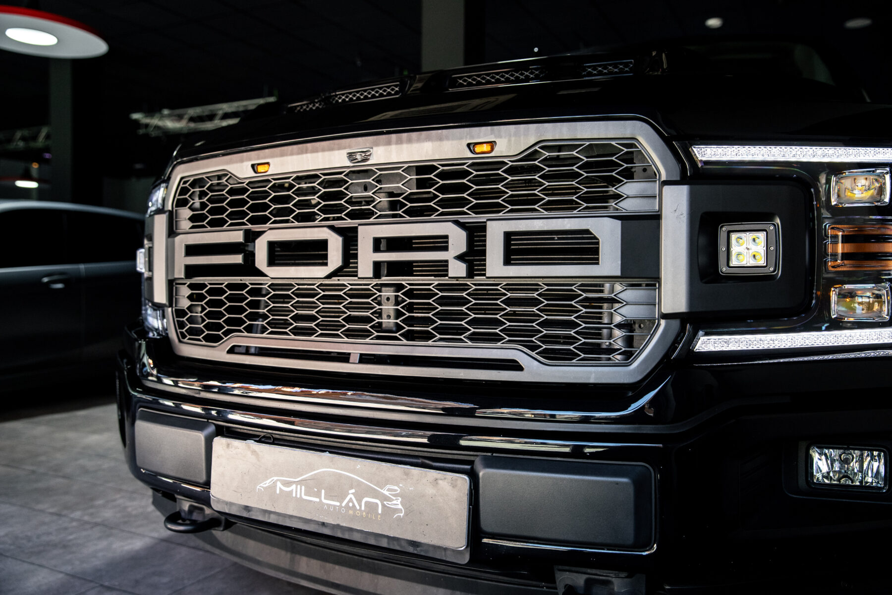 FORD F150 XLT LARIAT SUPERCREW AWD V8