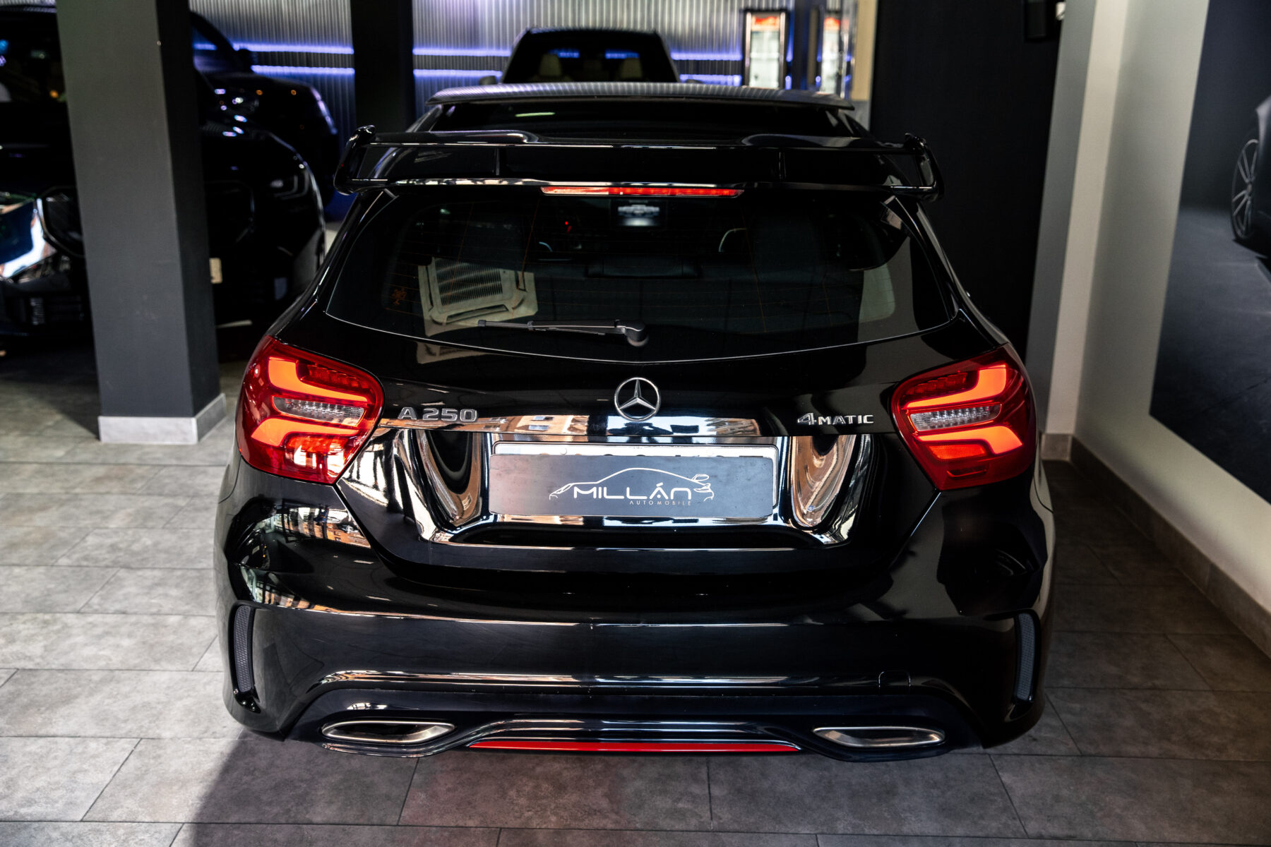 MERCEDES-BENZ A250 AMG 4 MATIC