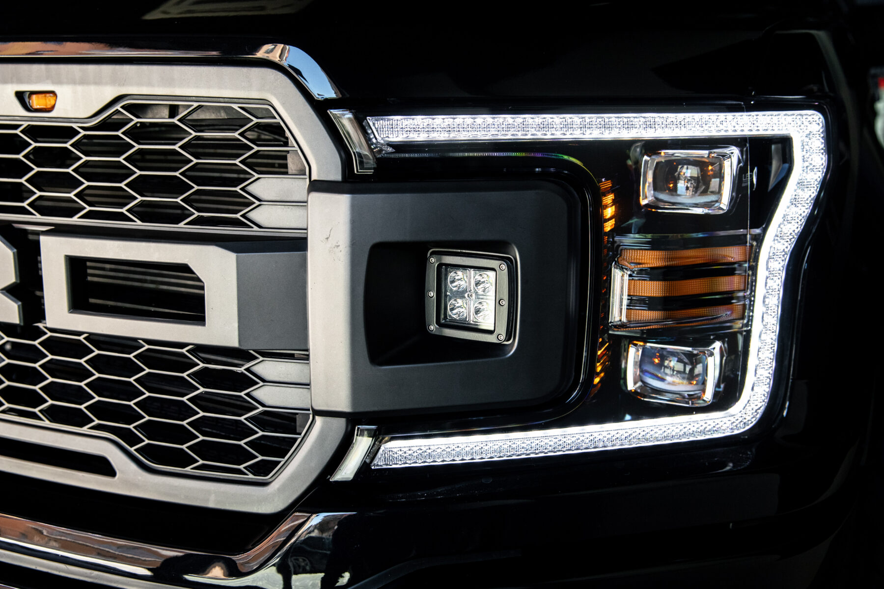 FORD F150 XLT LARIAT SUPERCREW AWD V8