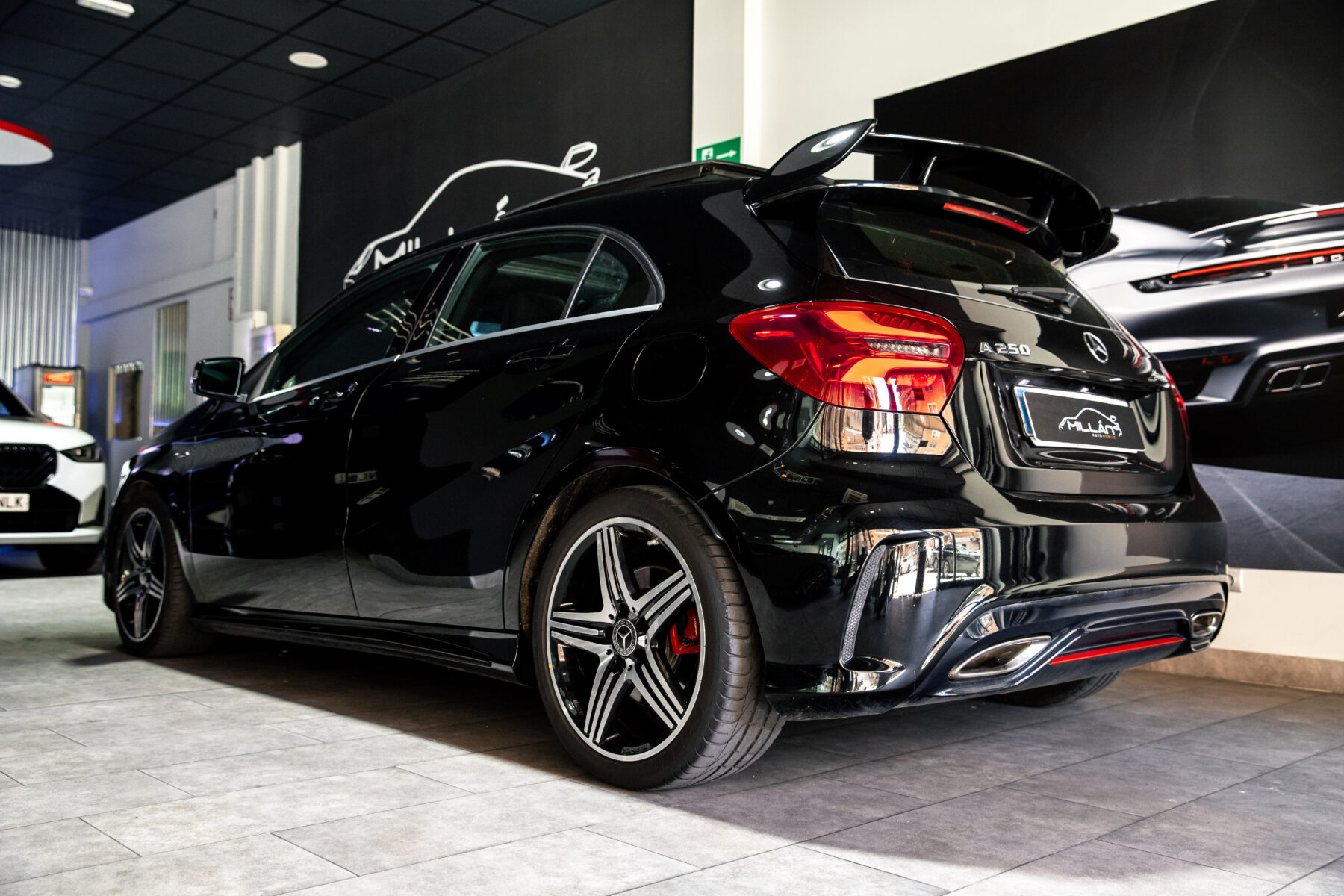 MERCEDES-BENZ A250 AMG 4 MATIC