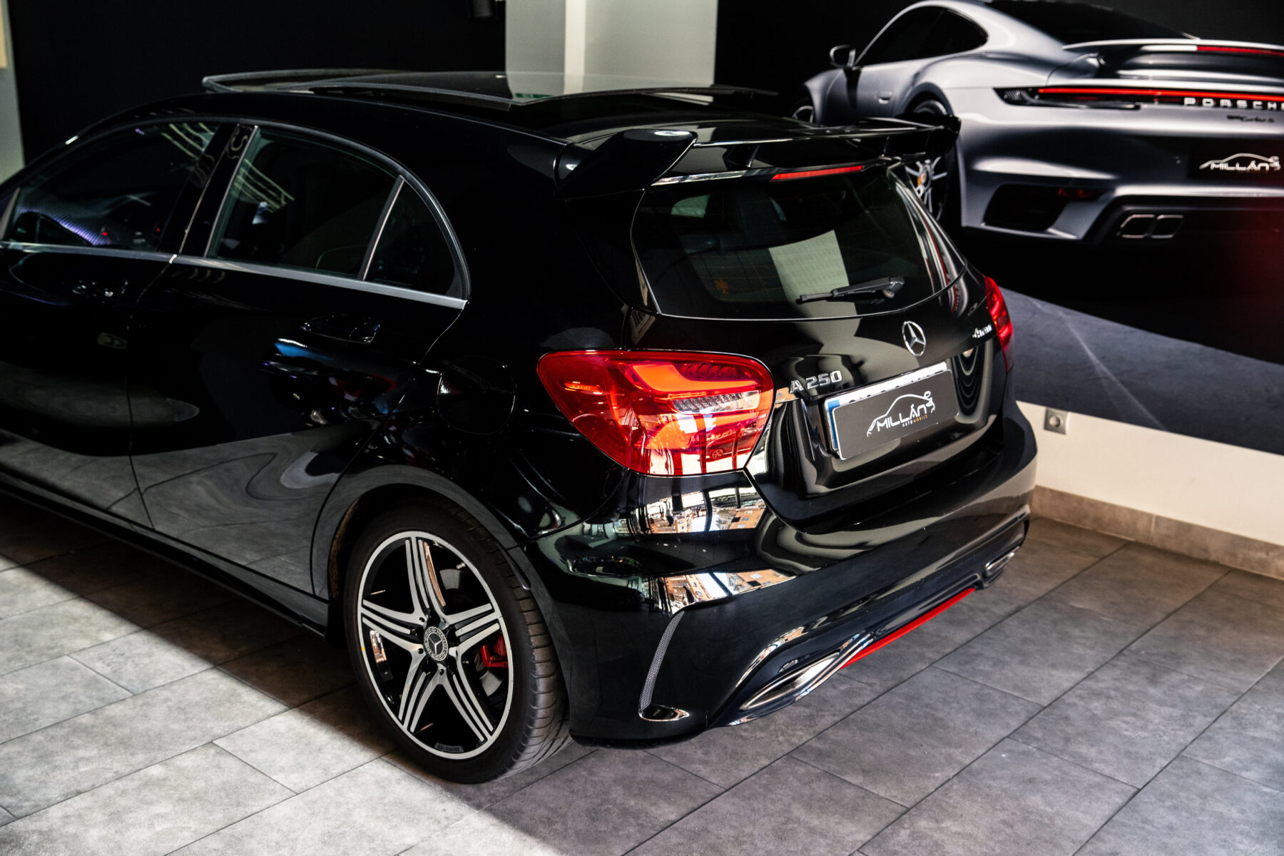 MERCEDES-BENZ A250 AMG 4 MATIC