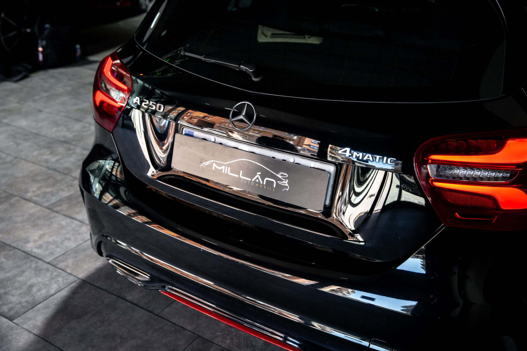 MERCEDES-BENZ A250 AMG 4 MATIC