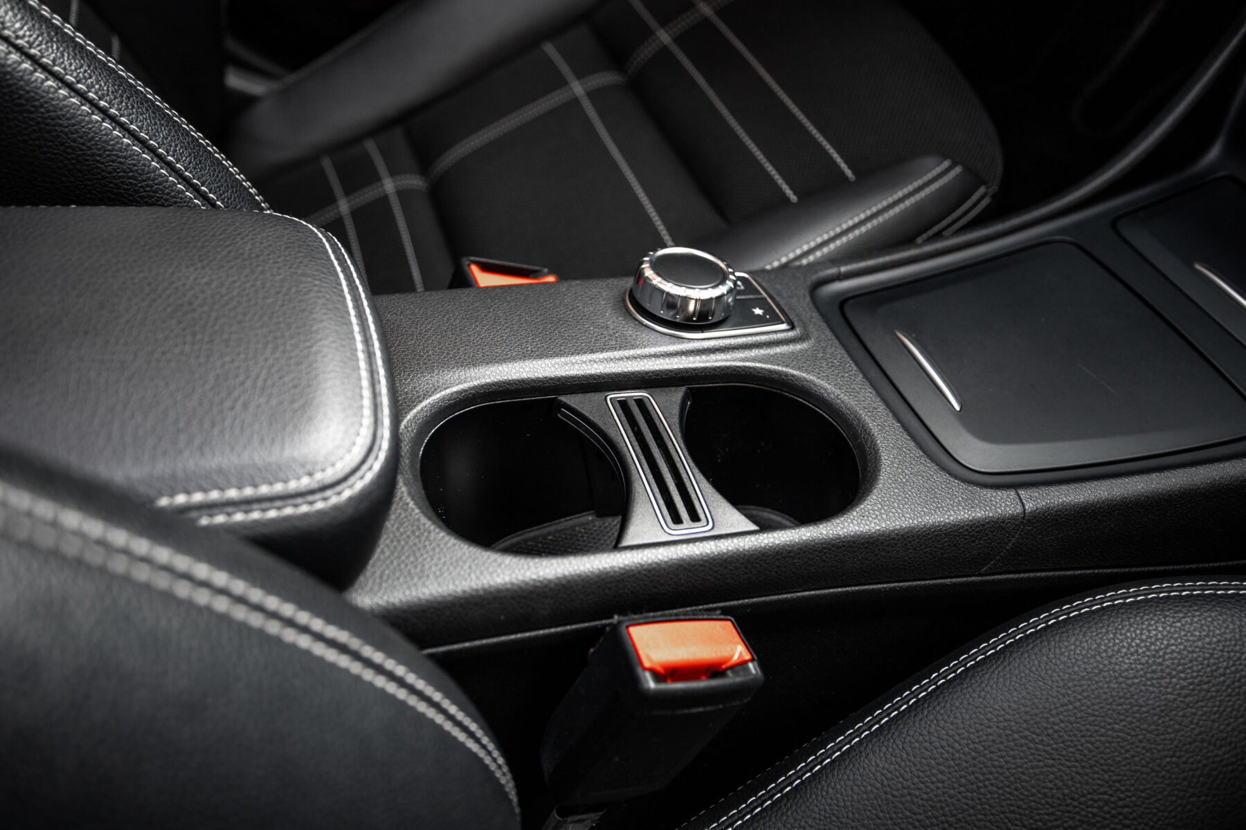 MERCEDES-BENZ CLA 200d 4 matic