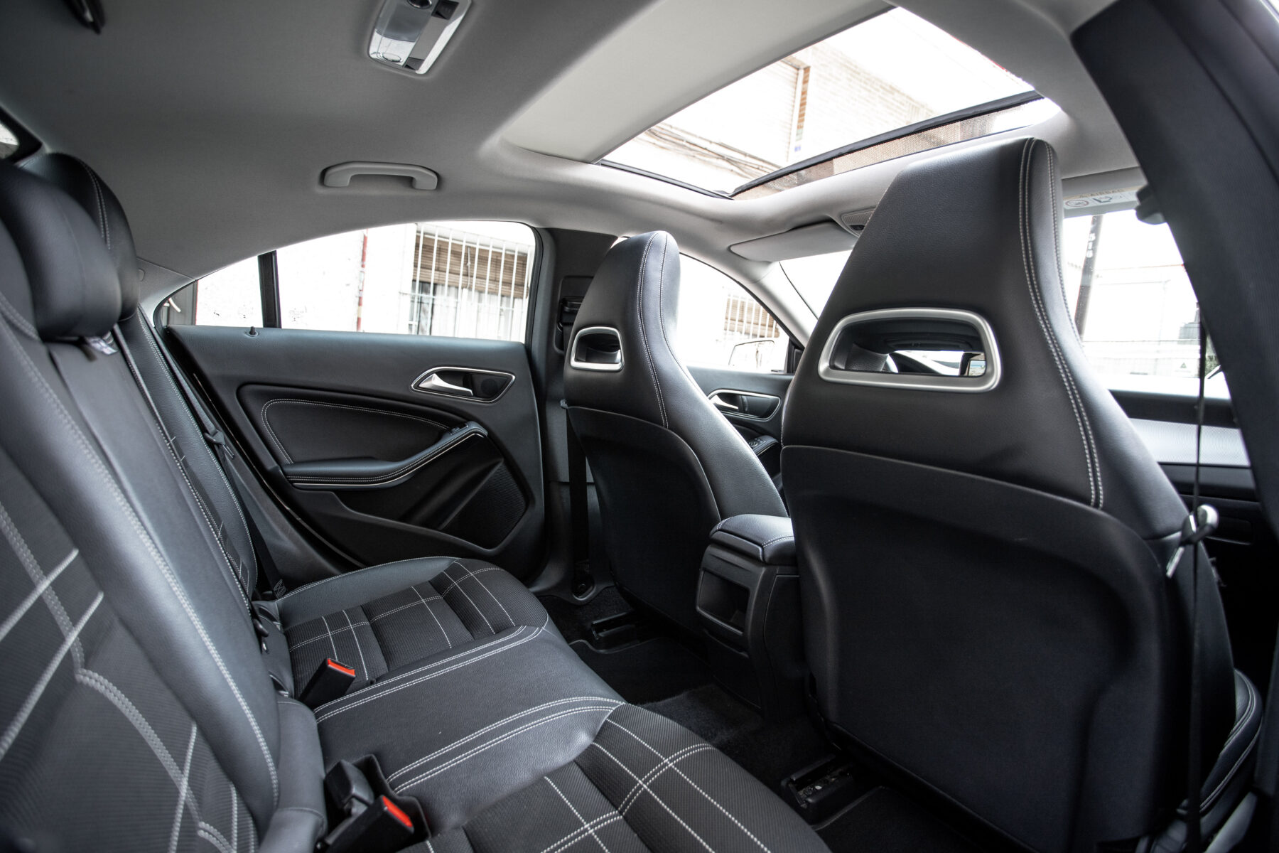 MERCEDES-BENZ CLA 200d 4 matic