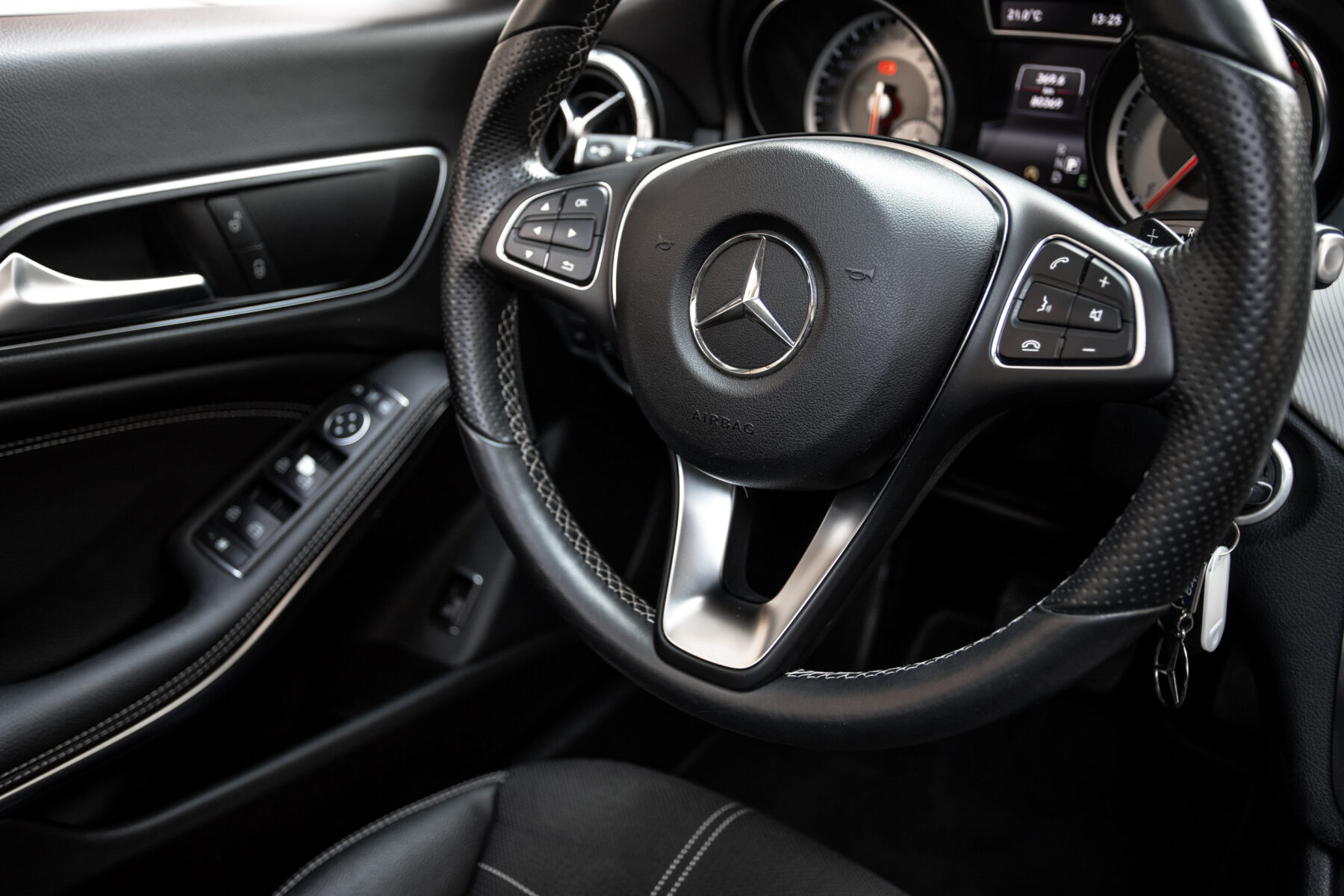 MERCEDES-BENZ CLA 200d 4 matic