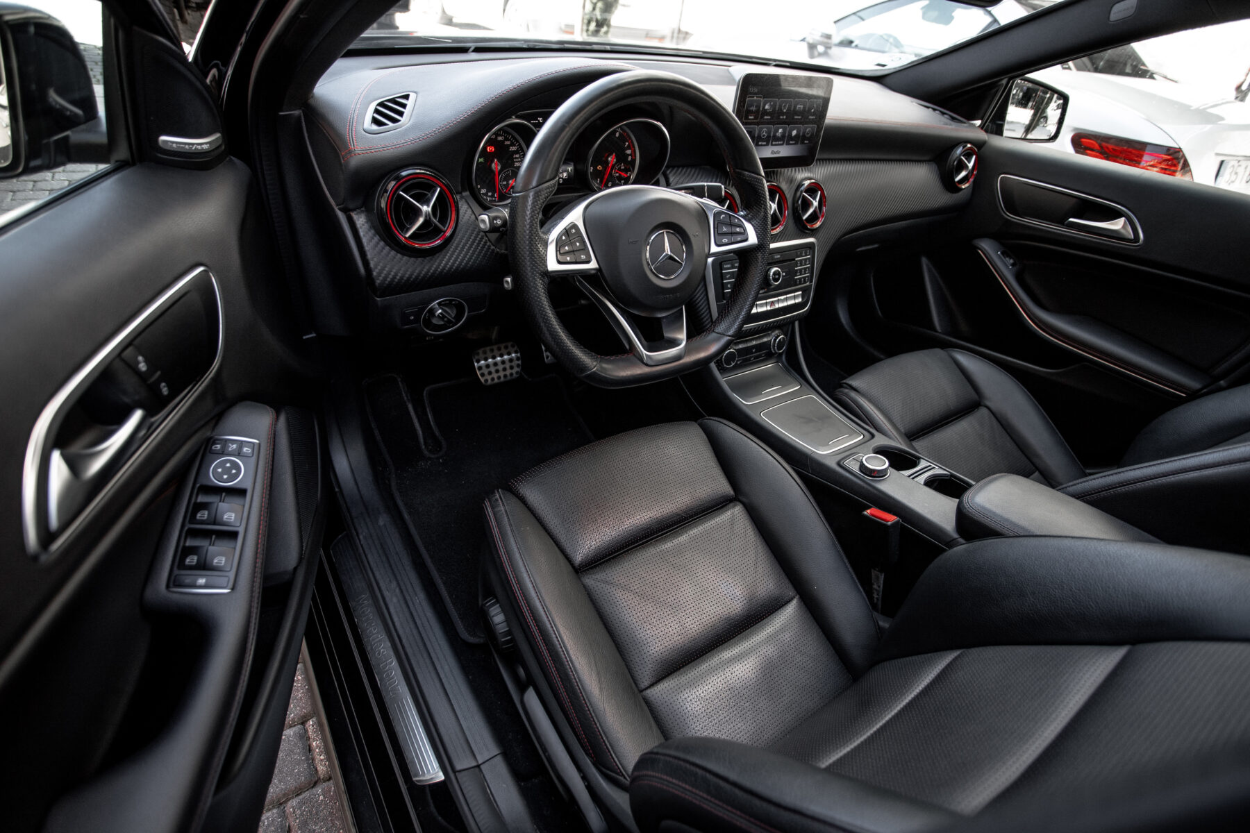 MERCEDES-BENZ A250 AMG 4 MATIC