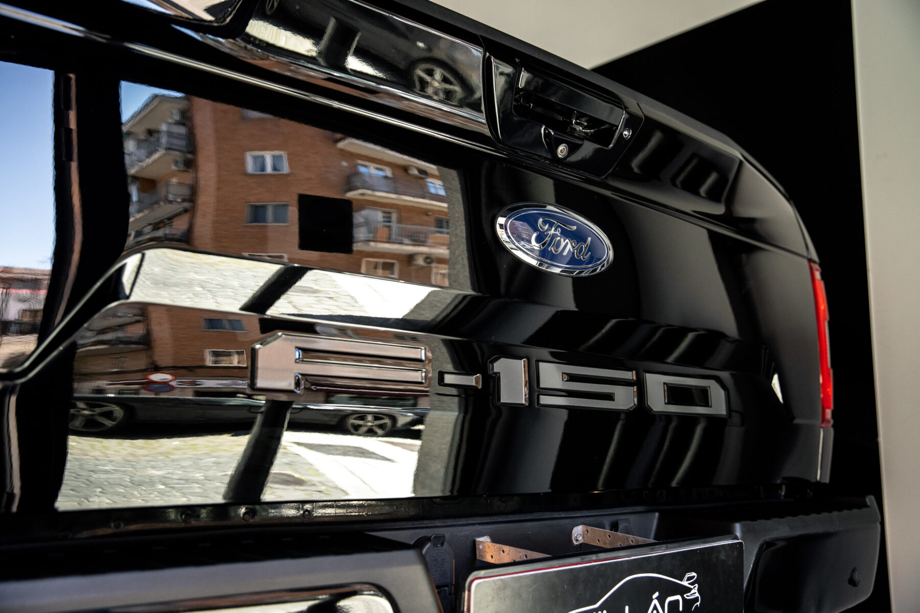 FORD F150 XLT LARIAT SUPERCREW AWD V8