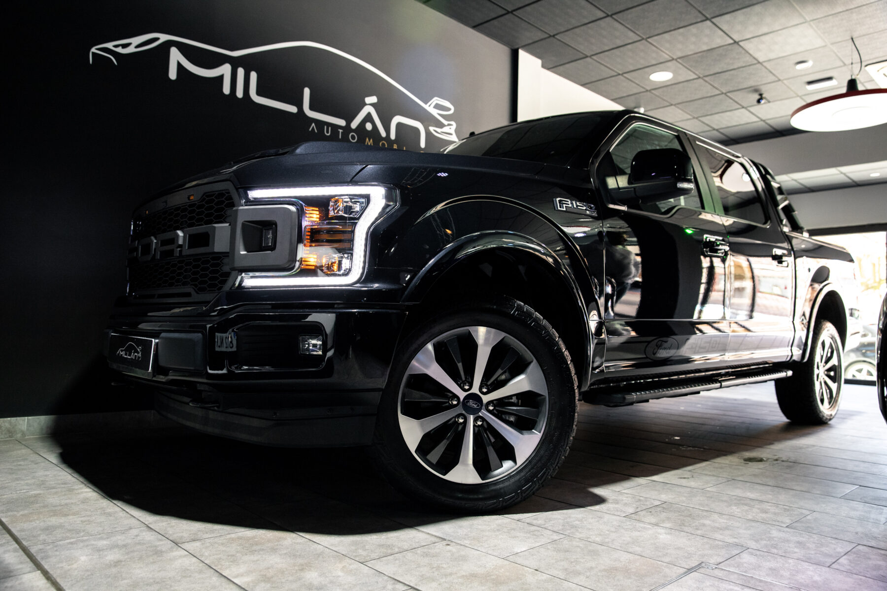 FORD F150 XLT LARIAT SUPERCREW AWD V8