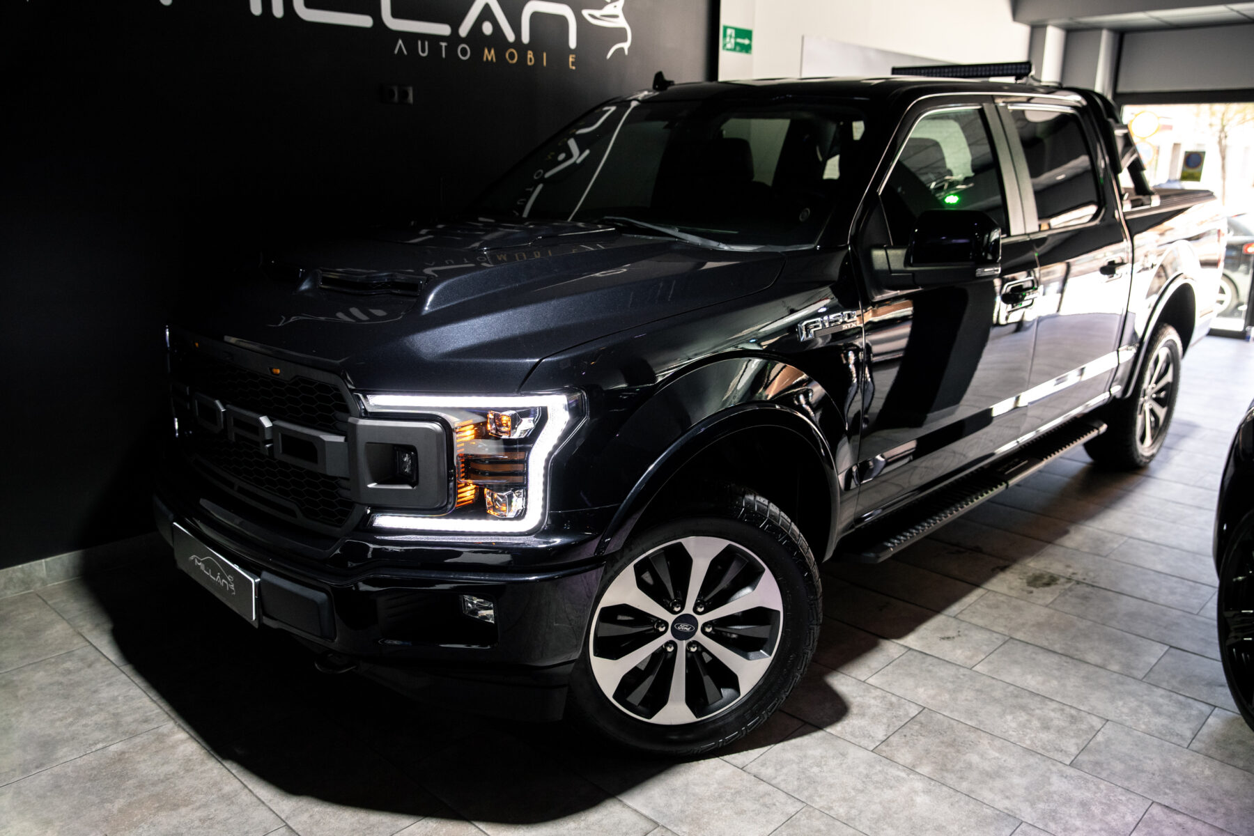 FORD F150 XLT LARIAT SUPERCREW AWD V8