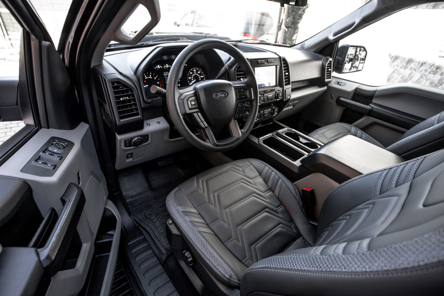 FORD F150 XLT LARIAT SUPERCREW AWD V8