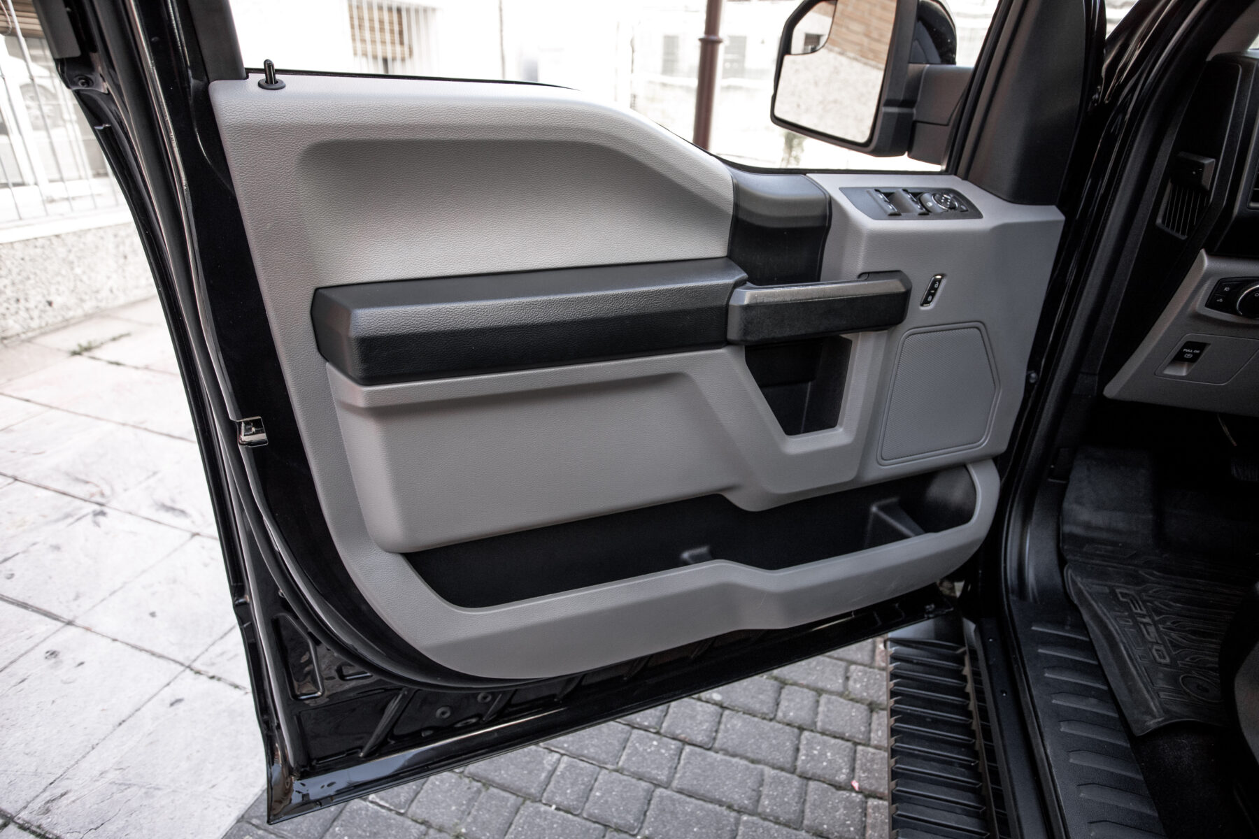 FORD F150 XLT LARIAT SUPERCREW AWD V8