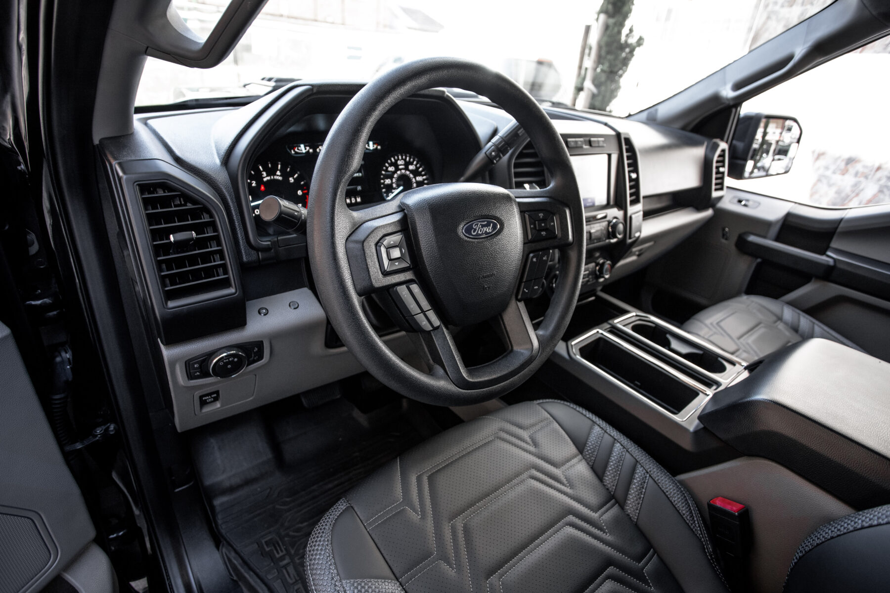 FORD F150 XLT LARIAT SUPERCREW AWD V8