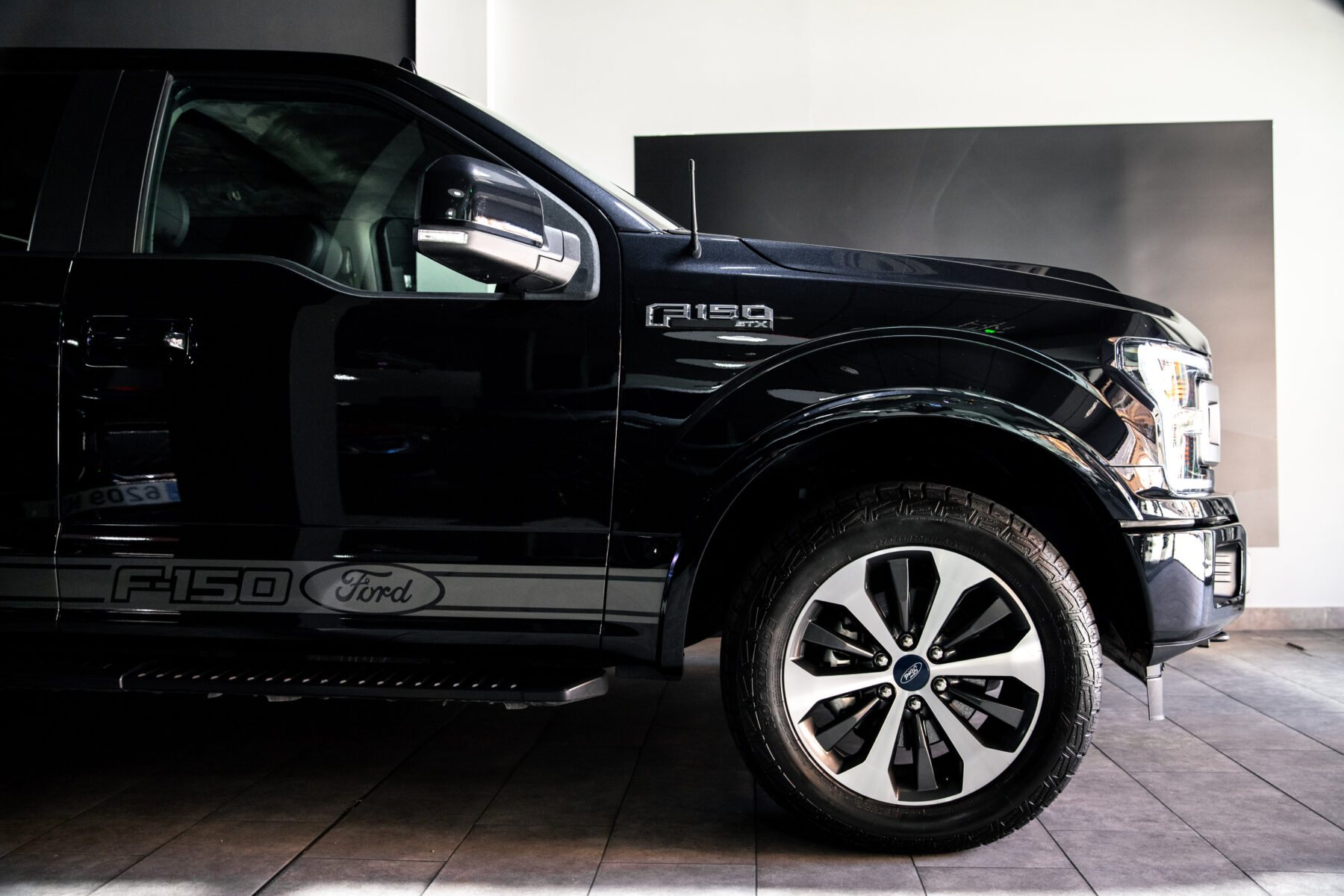 FORD F150 XLT LARIAT SUPERCREW AWD V8