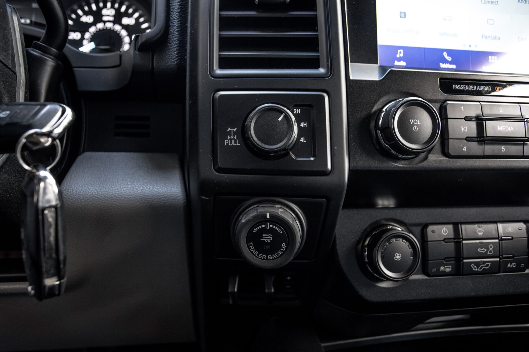 FORD F150 XLT LARIAT SUPERCREW AWD V8