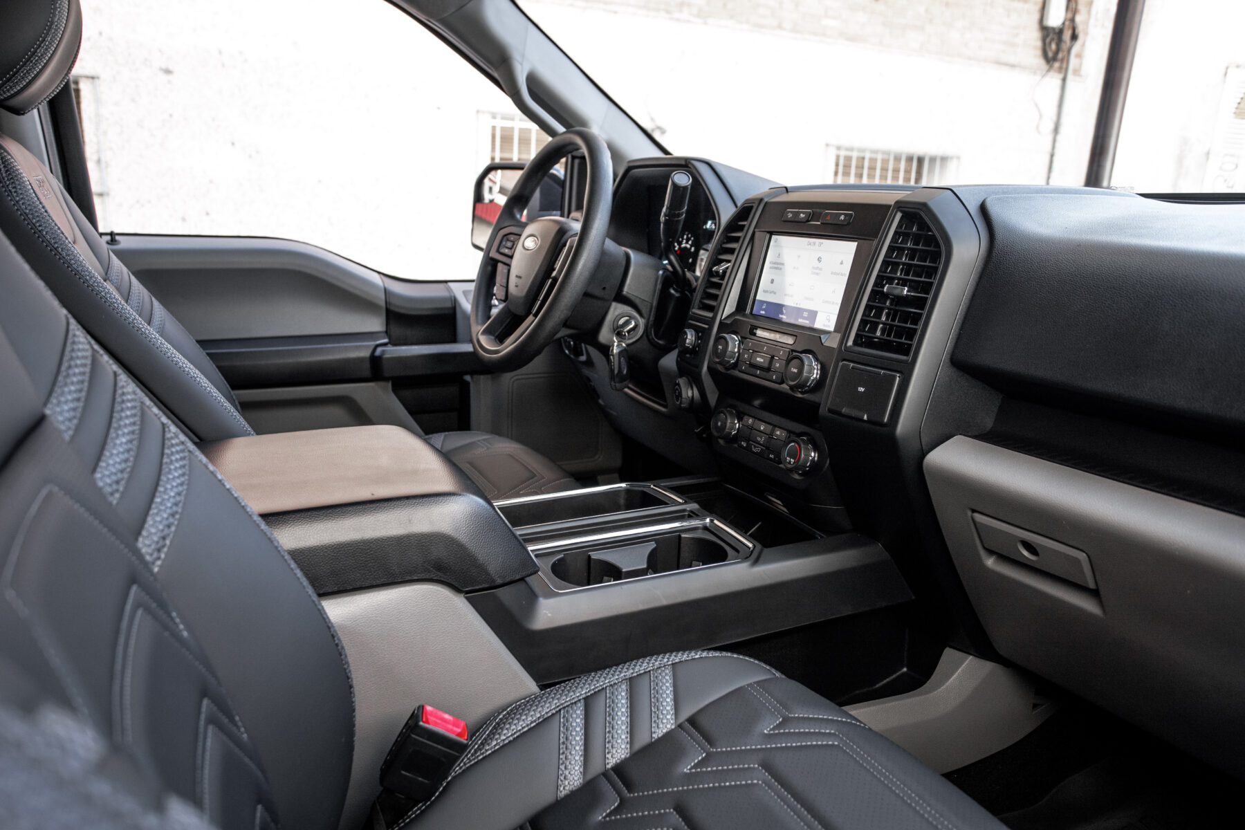 FORD F150 XLT LARIAT SUPERCREW AWD V8