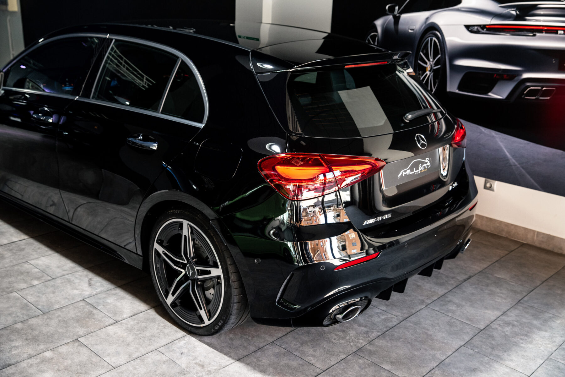 MERCEDES-BENZ A35AMG 4 MATIC