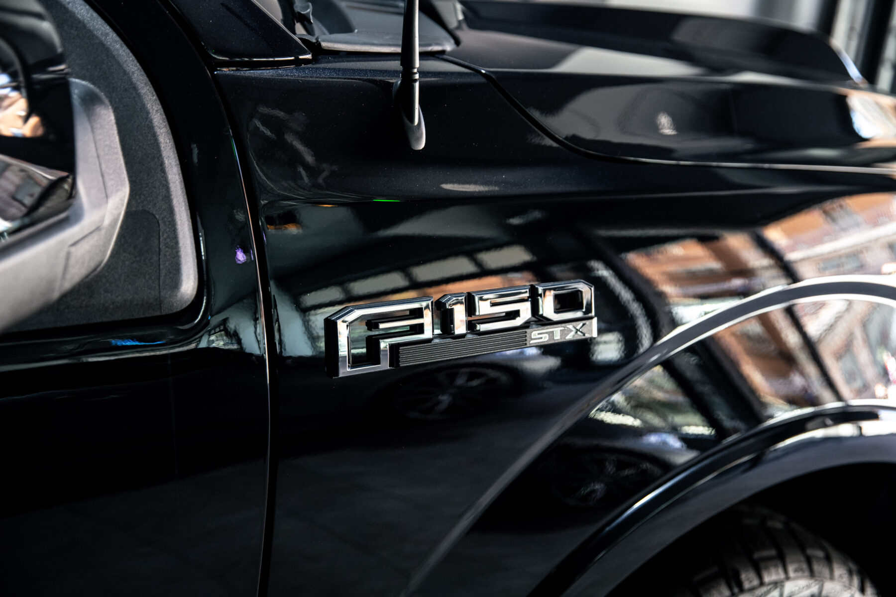 FORD F150 XLT LARIAT SUPERCREW AWD V8