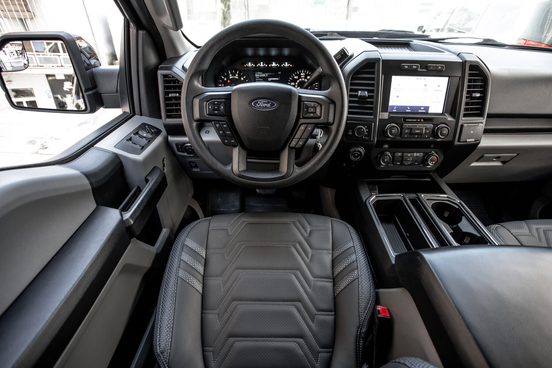 FORD F150 XLT LARIAT SUPERCREW AWD V8