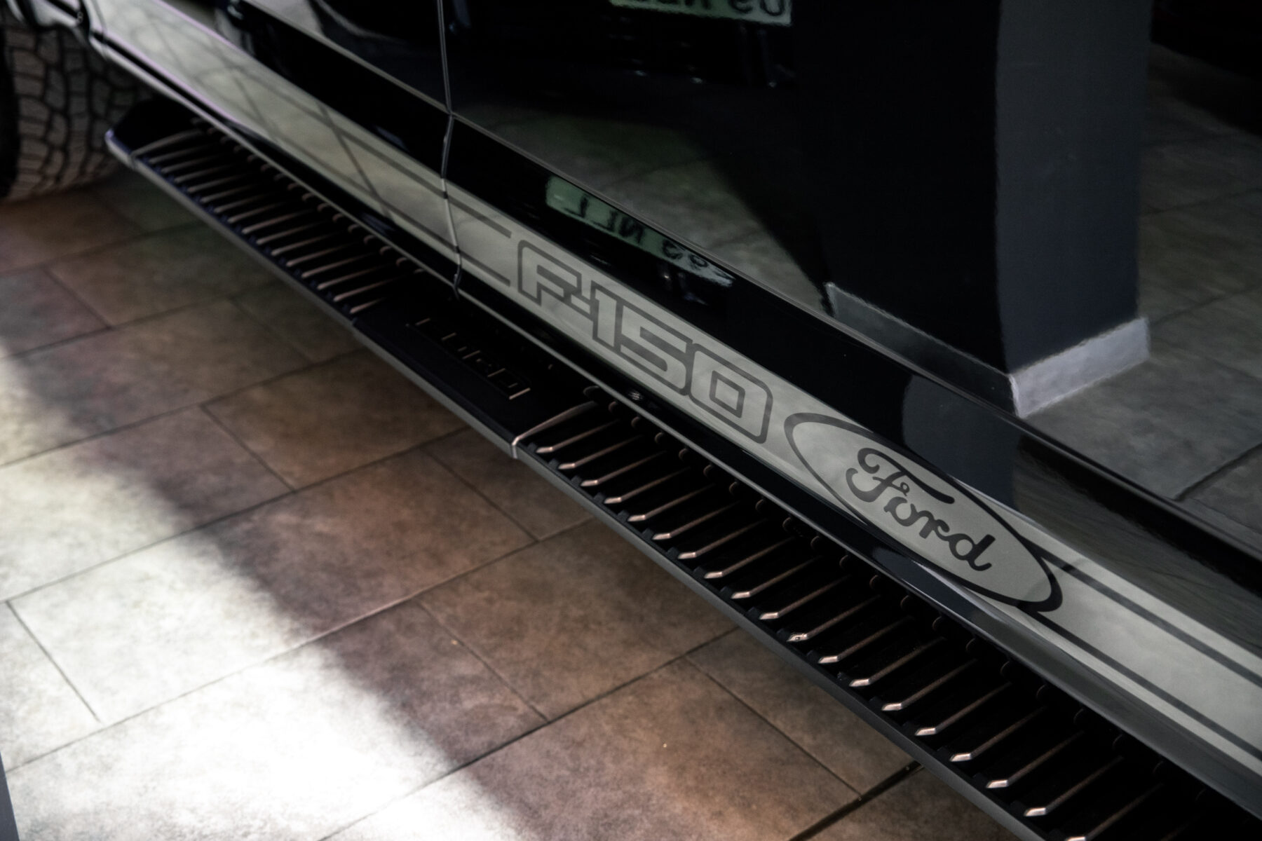 FORD F150 XLT LARIAT SUPERCREW AWD V8