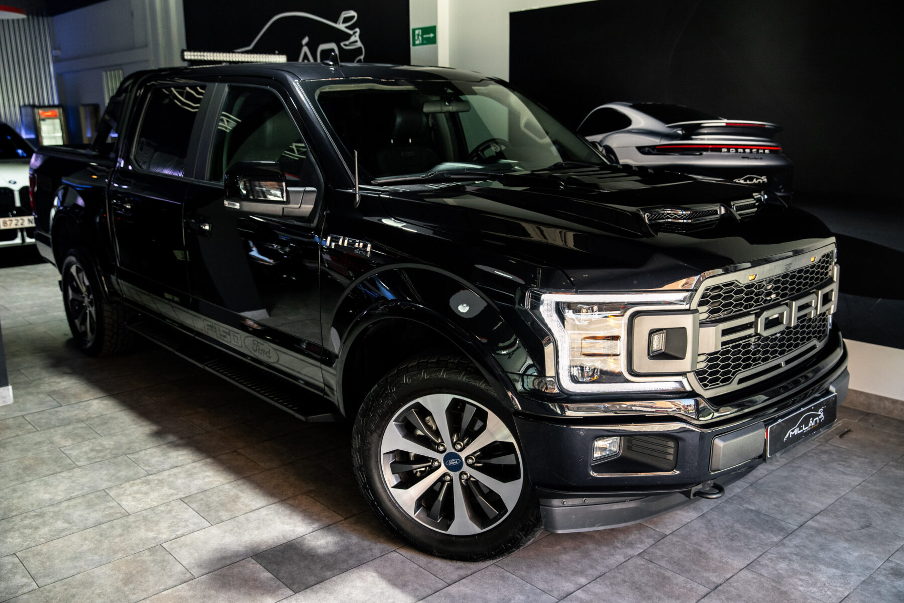 FORD F150 XLT LARIAT SUPERCREW AWD V8
