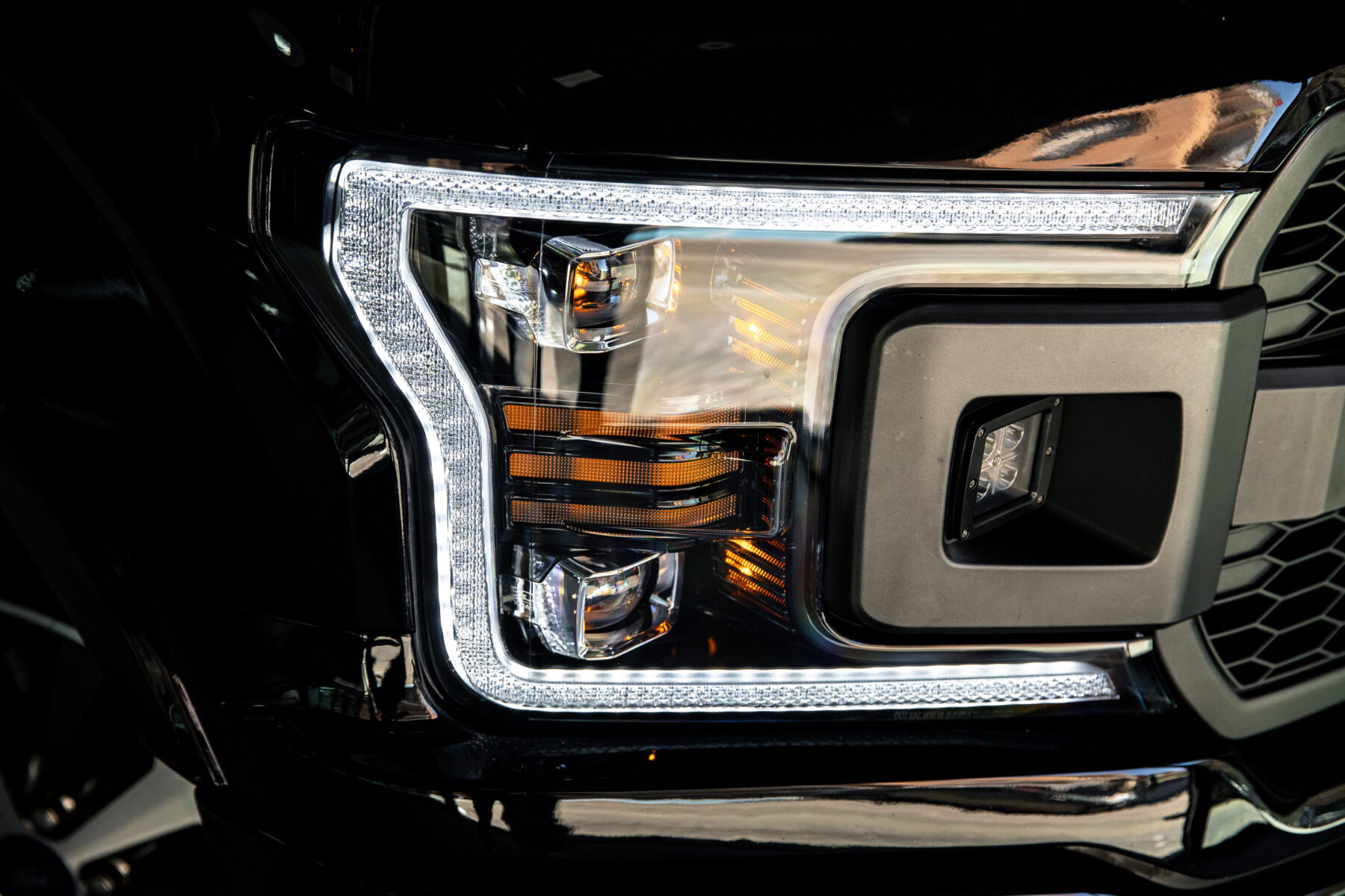 FORD F150 XLT LARIAT SUPERCREW AWD V8