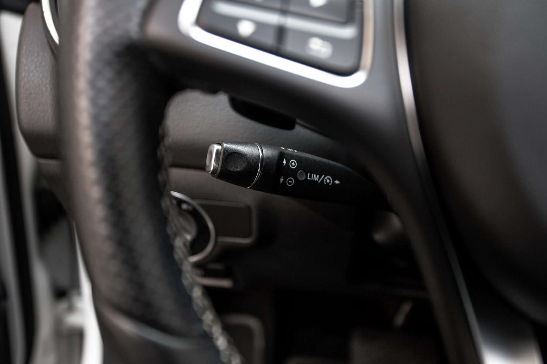 MERCEDES-BENZ CLA 200d 4 matic