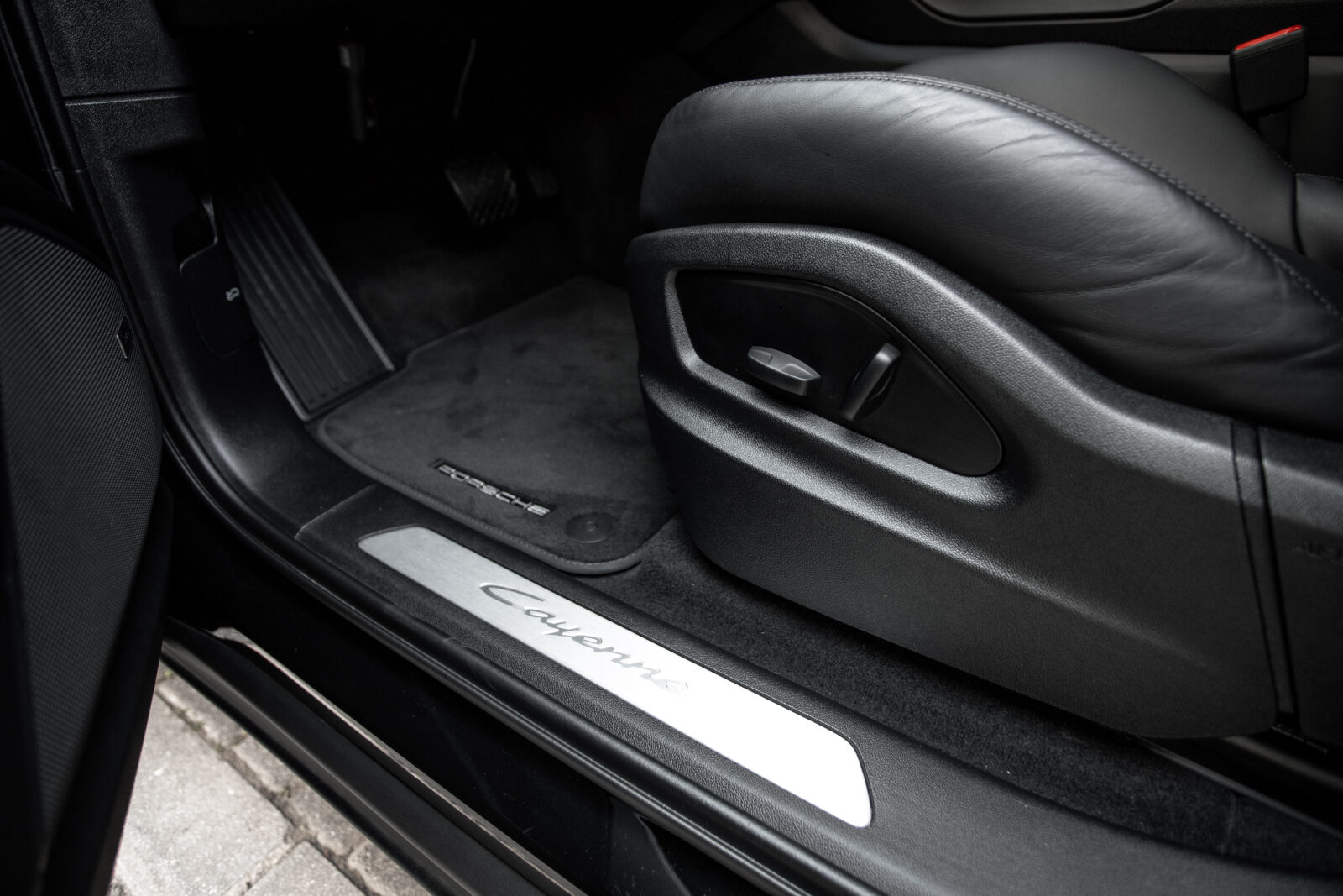 PORSCHE Cayenne Coupé S EHybrid Black Edition