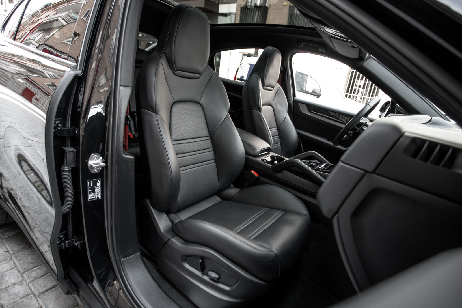 PORSCHE Cayenne Coupé S EHybrid Black Edition