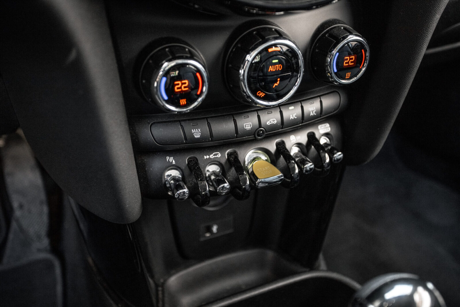 MINI COOPER SE