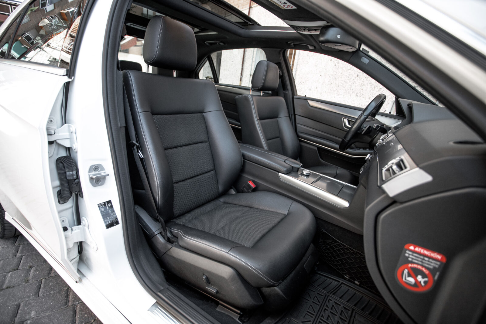 MERCEDES-BENZ E300 HYBRID