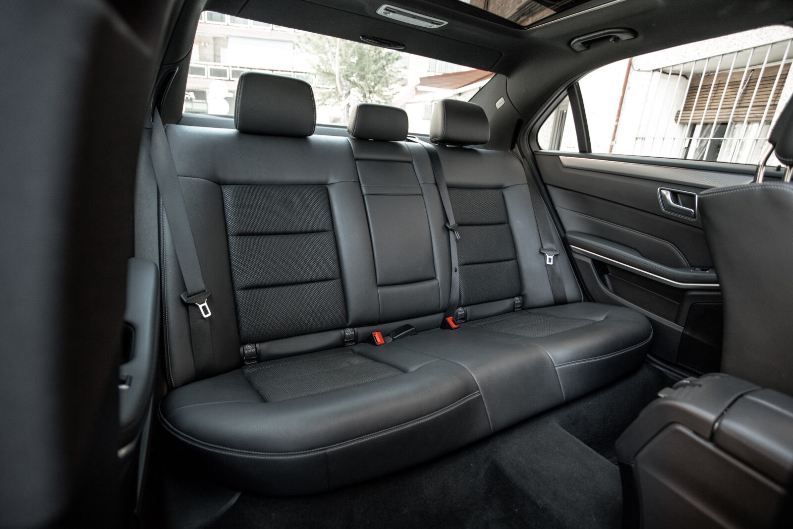 MERCEDES-BENZ E300 HYBRID