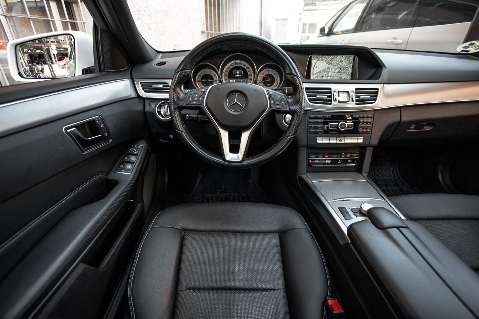 MERCEDES-BENZ E300 HYBRID