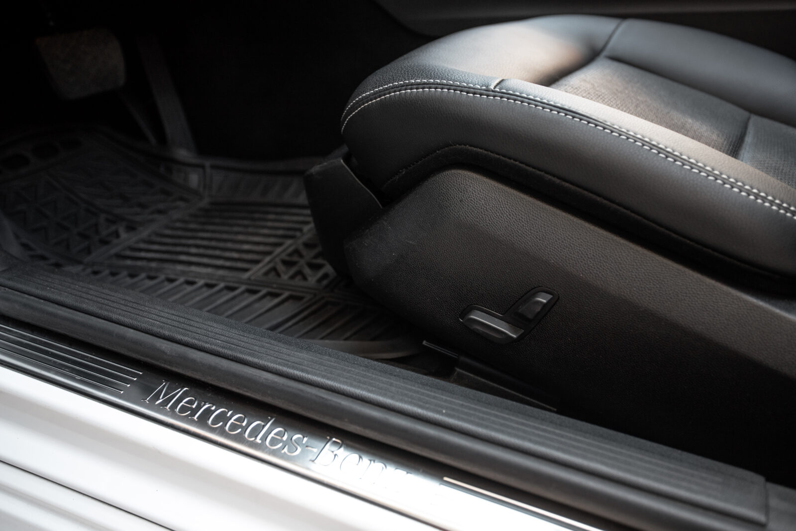 MERCEDES-BENZ E300 HYBRID
