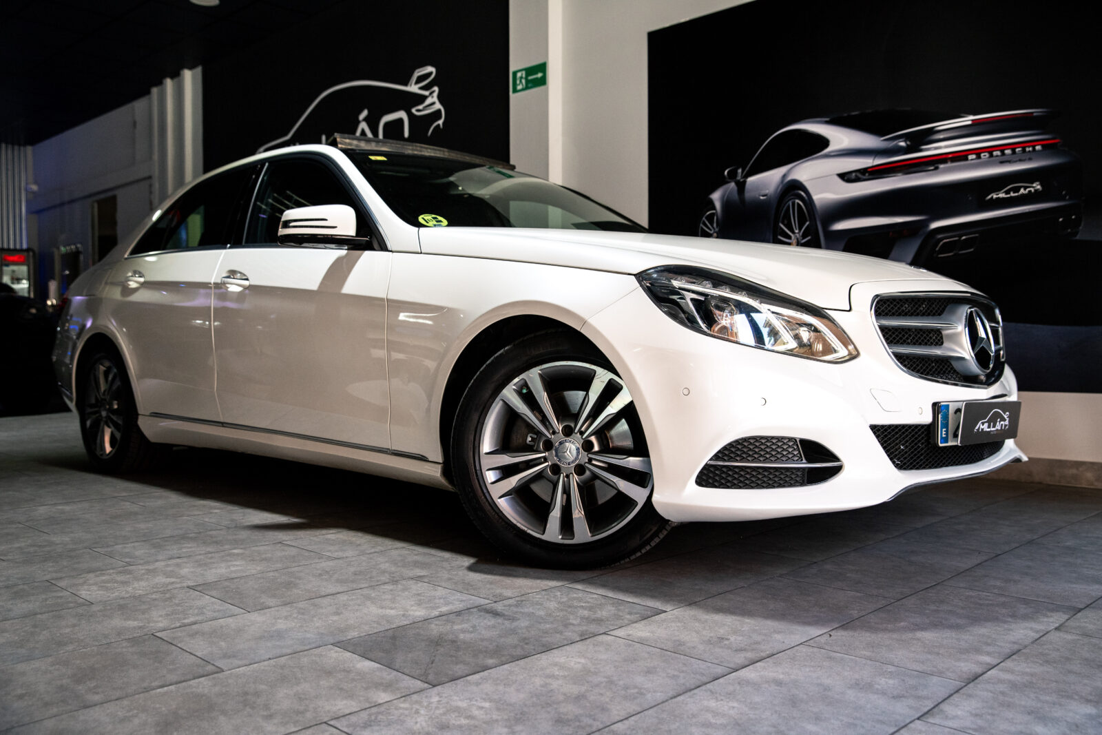 MERCEDES-BENZ E300 HYBRID