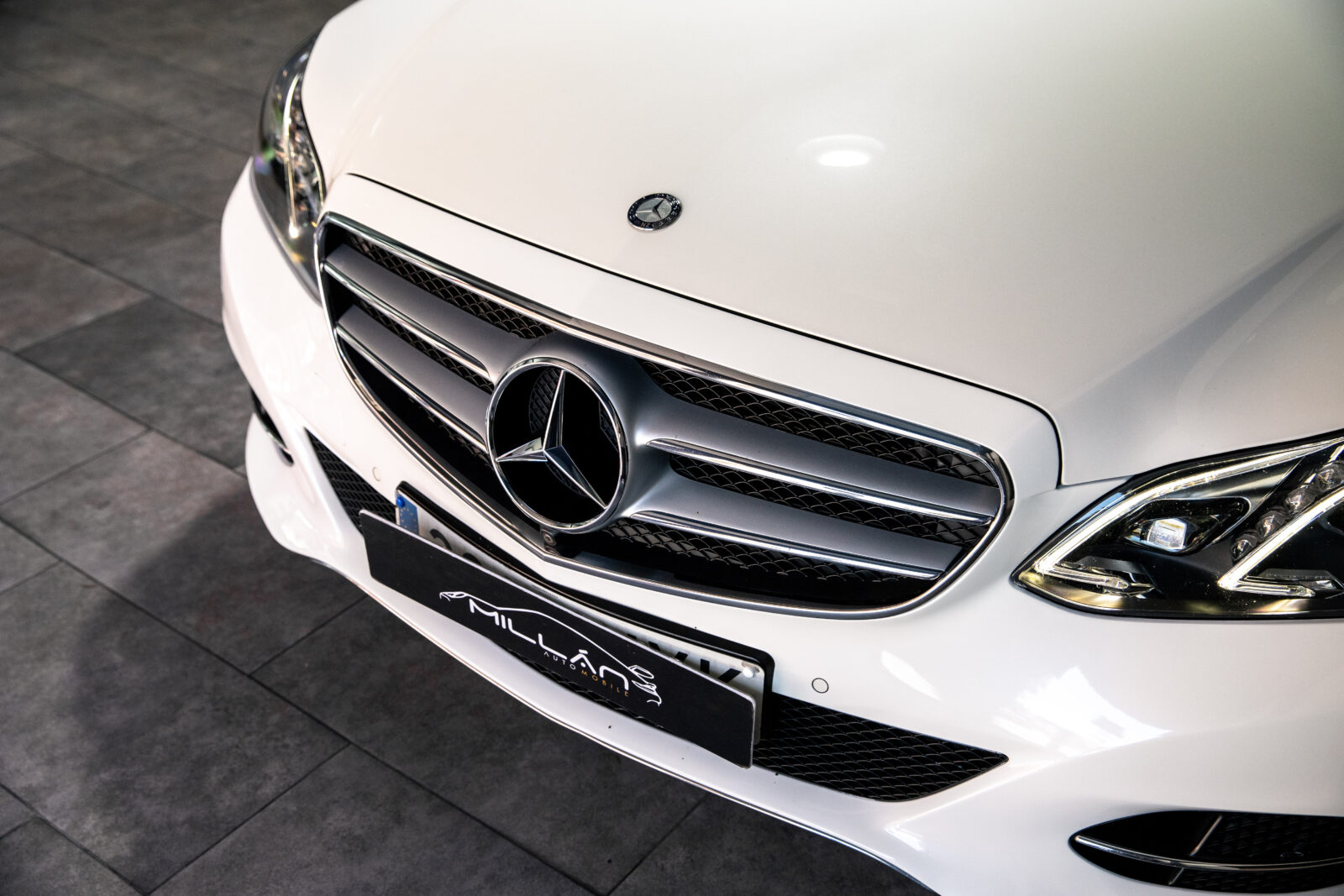 MERCEDES-BENZ E300 HYBRID