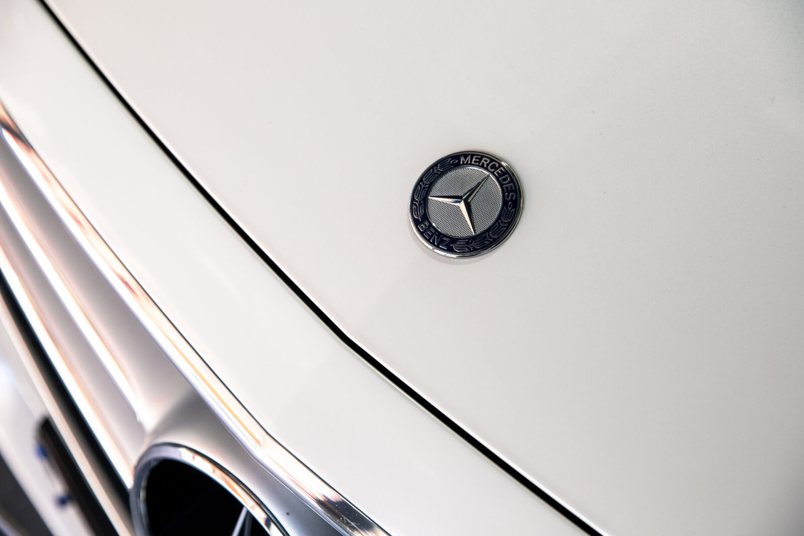 MERCEDES-BENZ E300 HYBRID