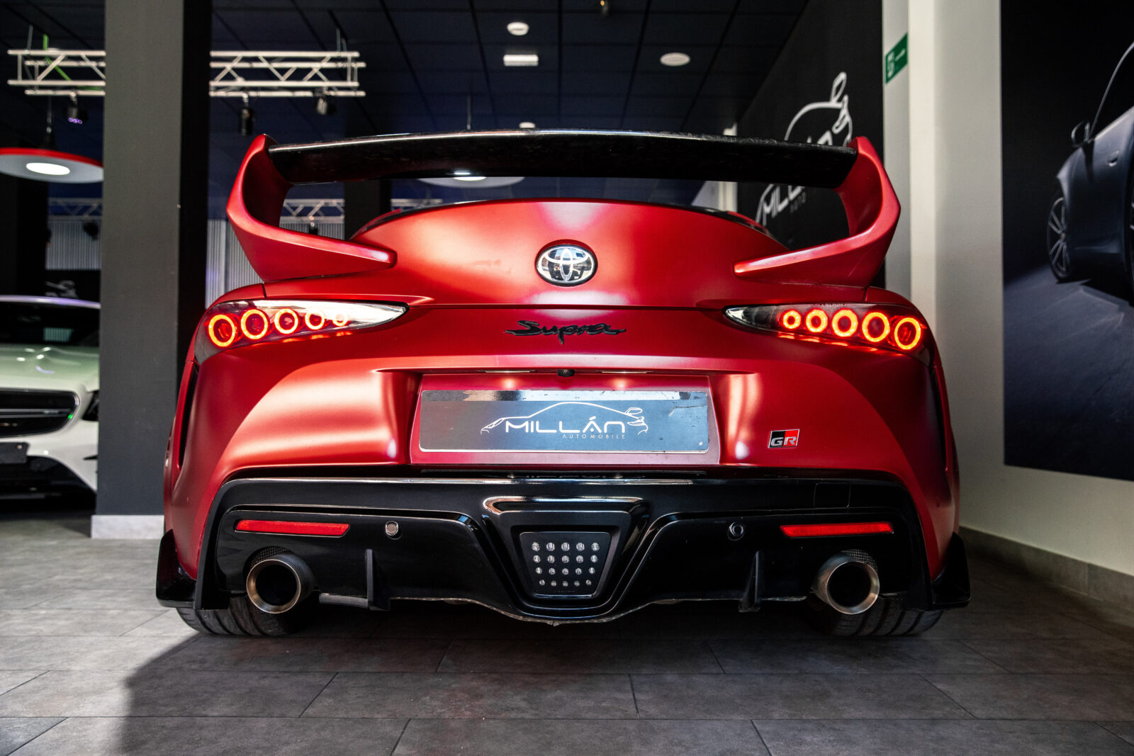 TOYOTA SUPRA