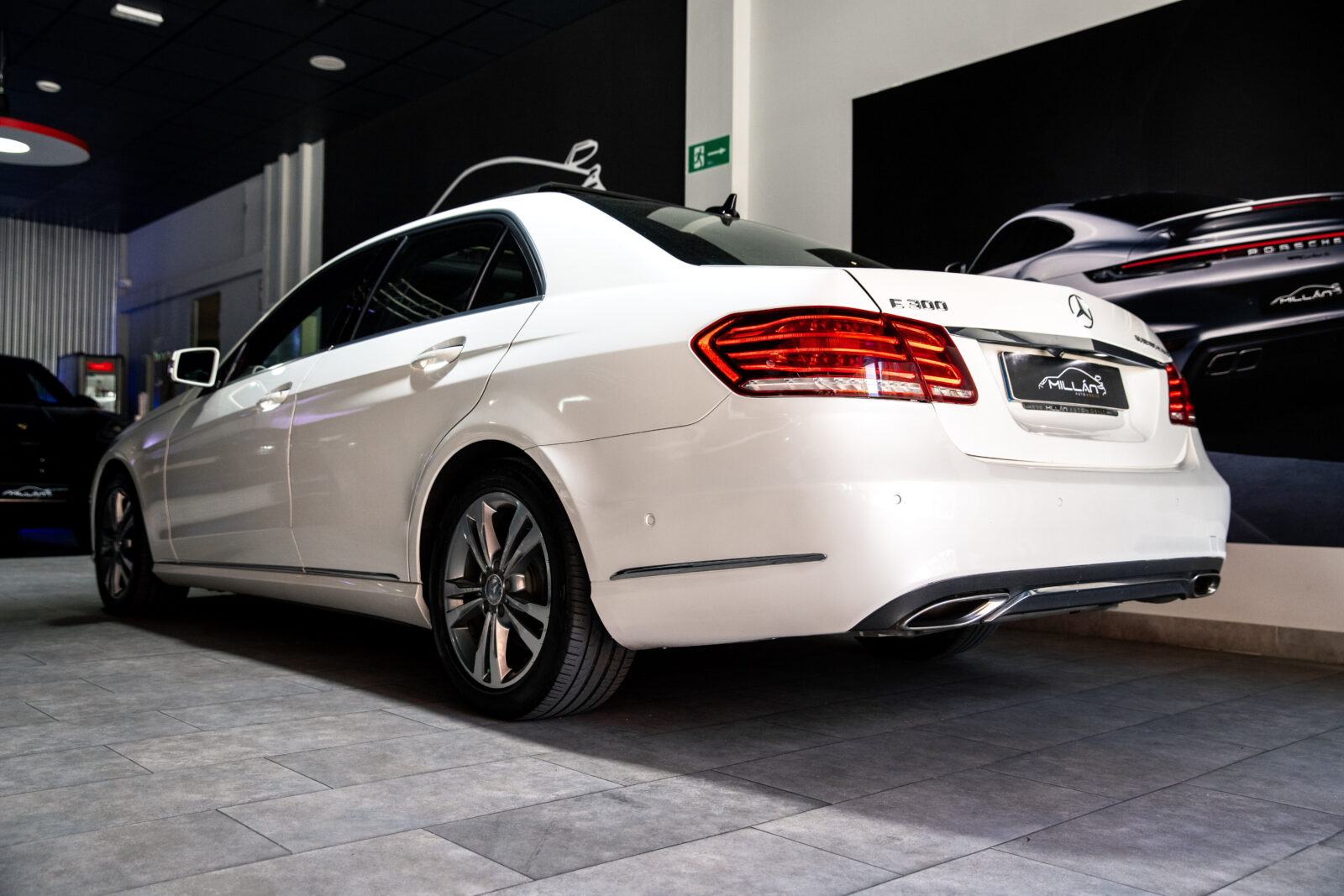 MERCEDES-BENZ E300 HYBRID