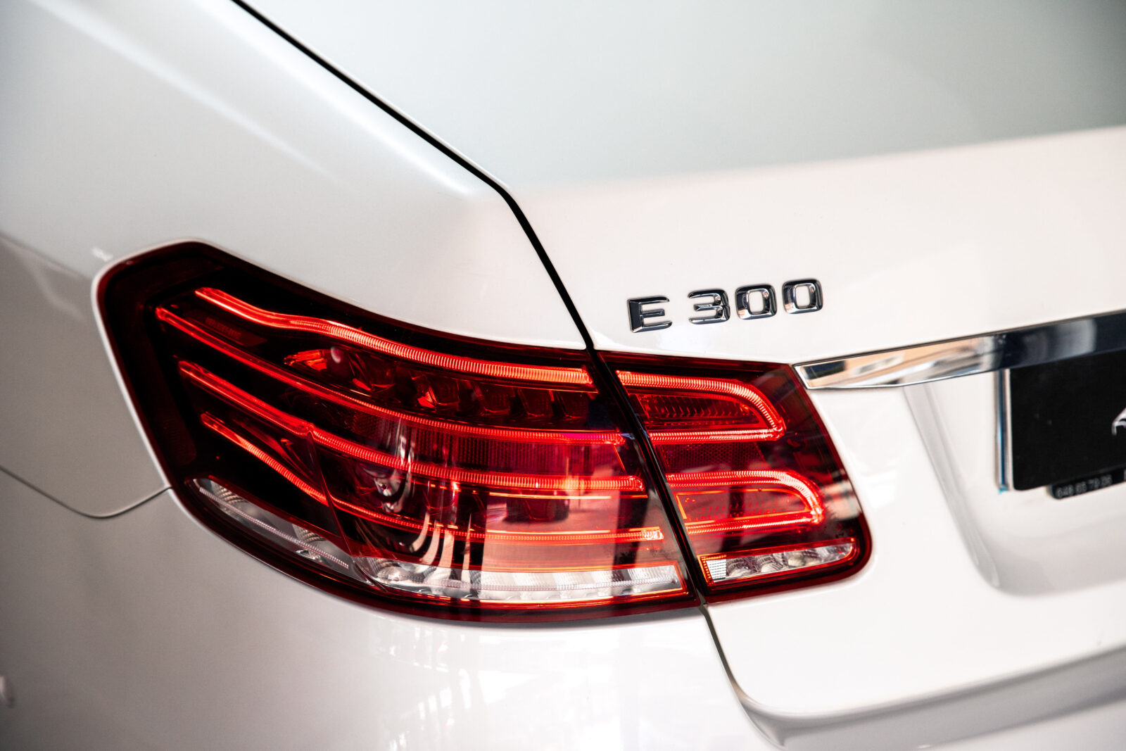 MERCEDES-BENZ E300 HYBRID