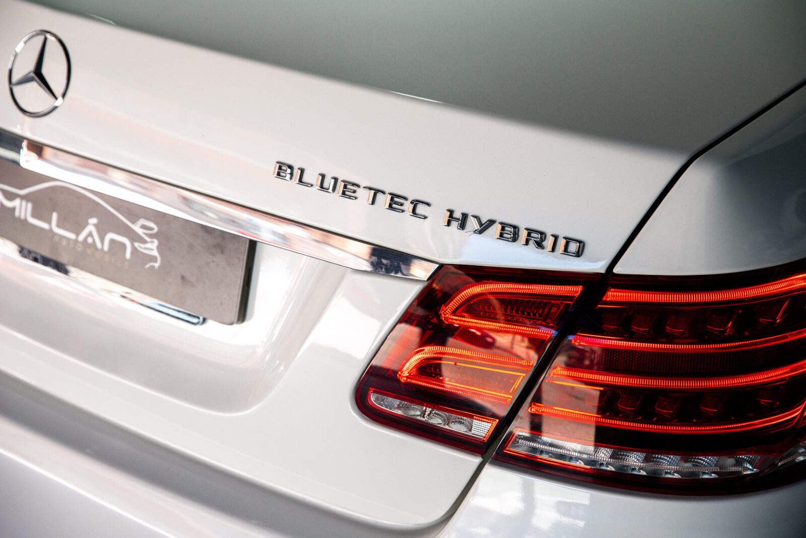 MERCEDES-BENZ E300 HYBRID